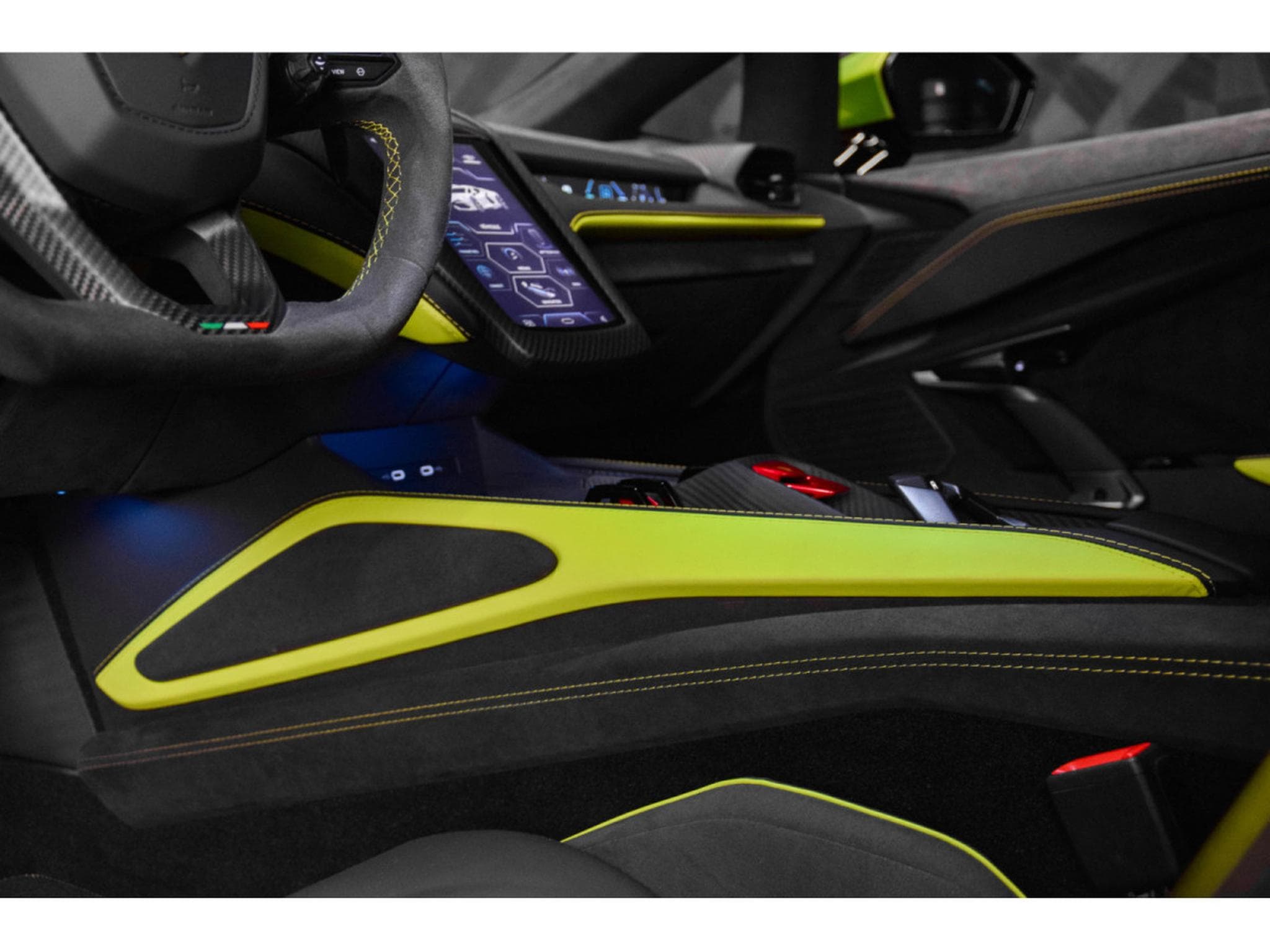 Lamborghini Revuelto AD PERSONAM - VERDE CITREA / ROSSO MARS (2025) - Photo 24