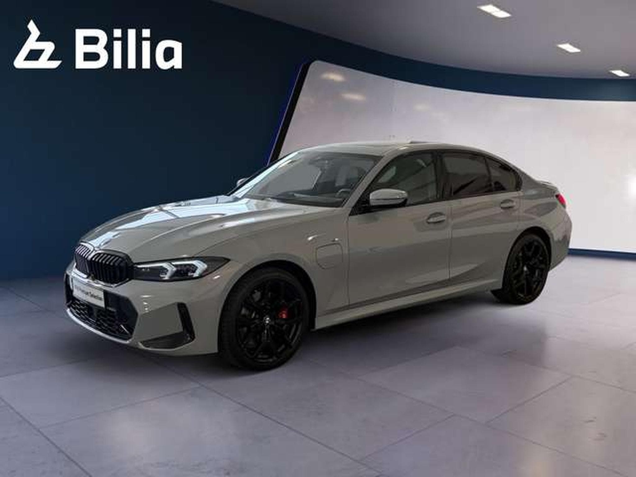 BMW 330 e xDrive HK HiFi DAB LED GSD (2025) - Foto 1