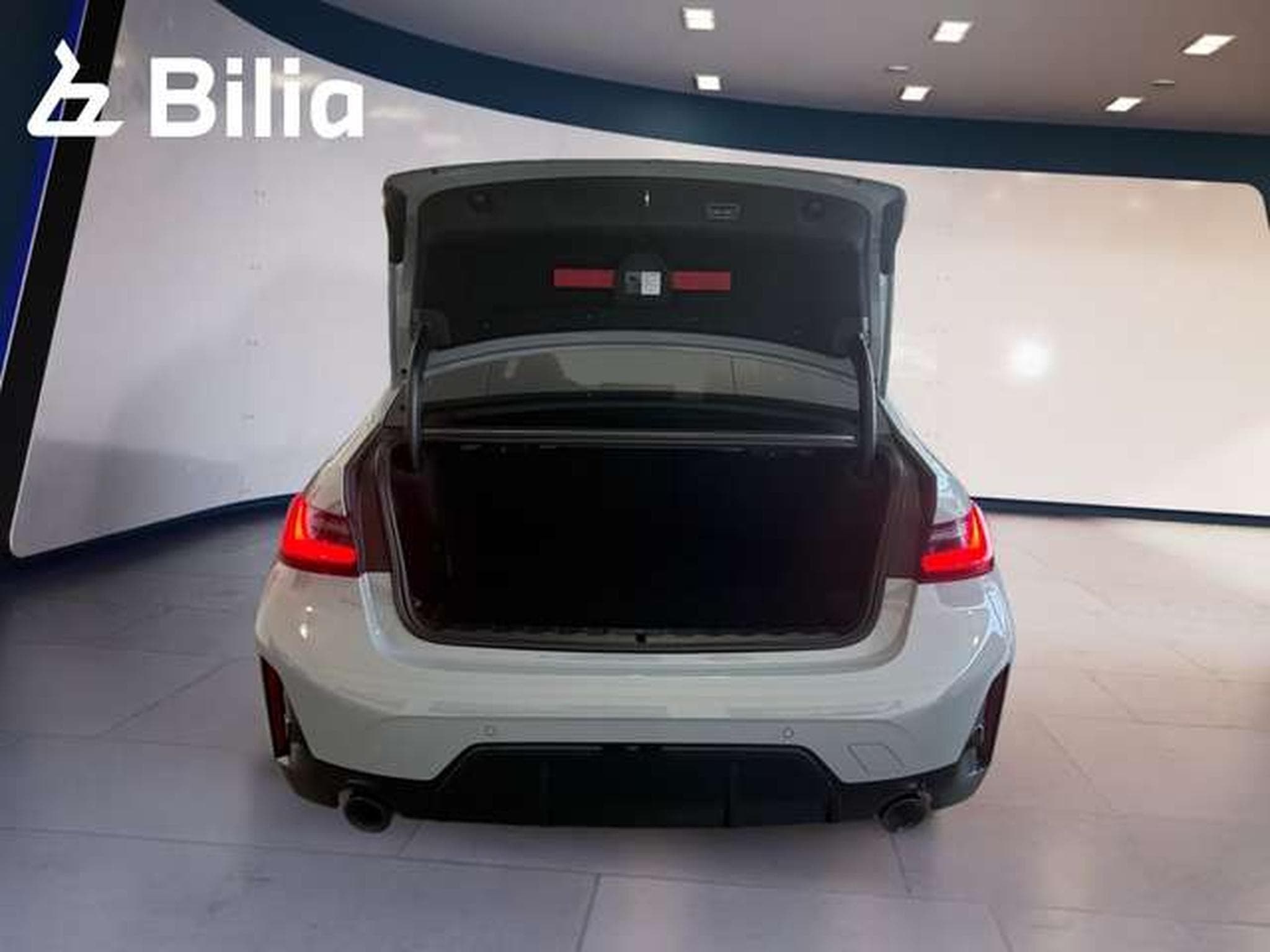 BMW 330 e xDrive HK HiFi DAB LED GSD (2025) - Foto 11
