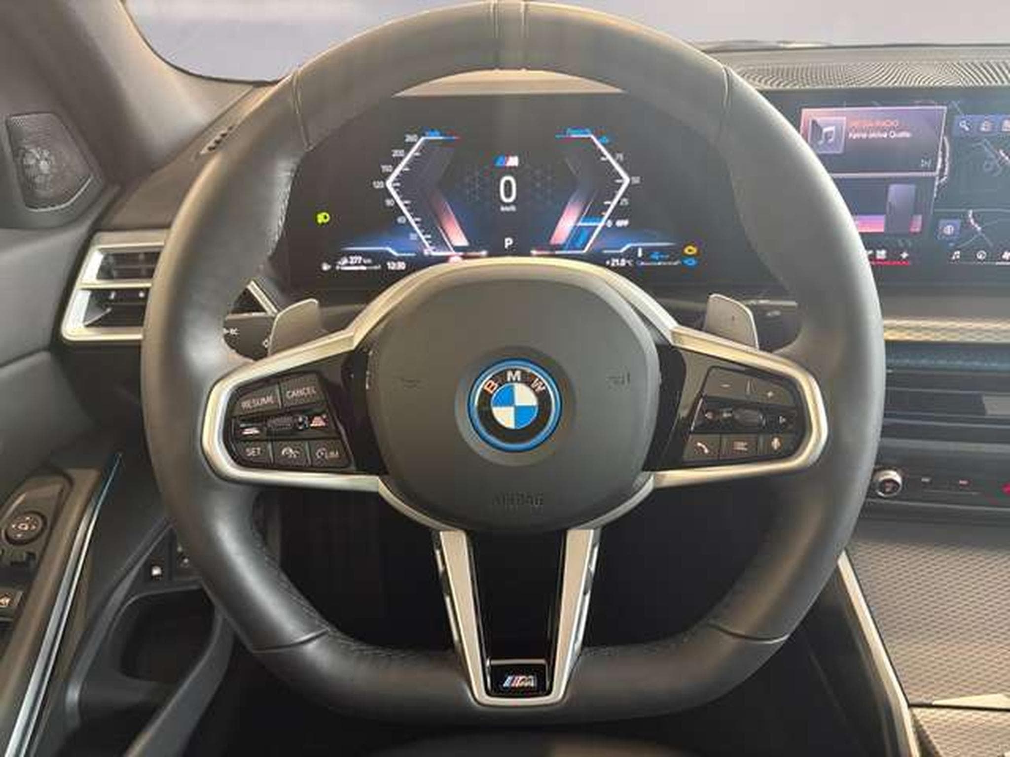 BMW 330 e xDrive HK HiFi DAB LED GSD (2025) - Foto 12