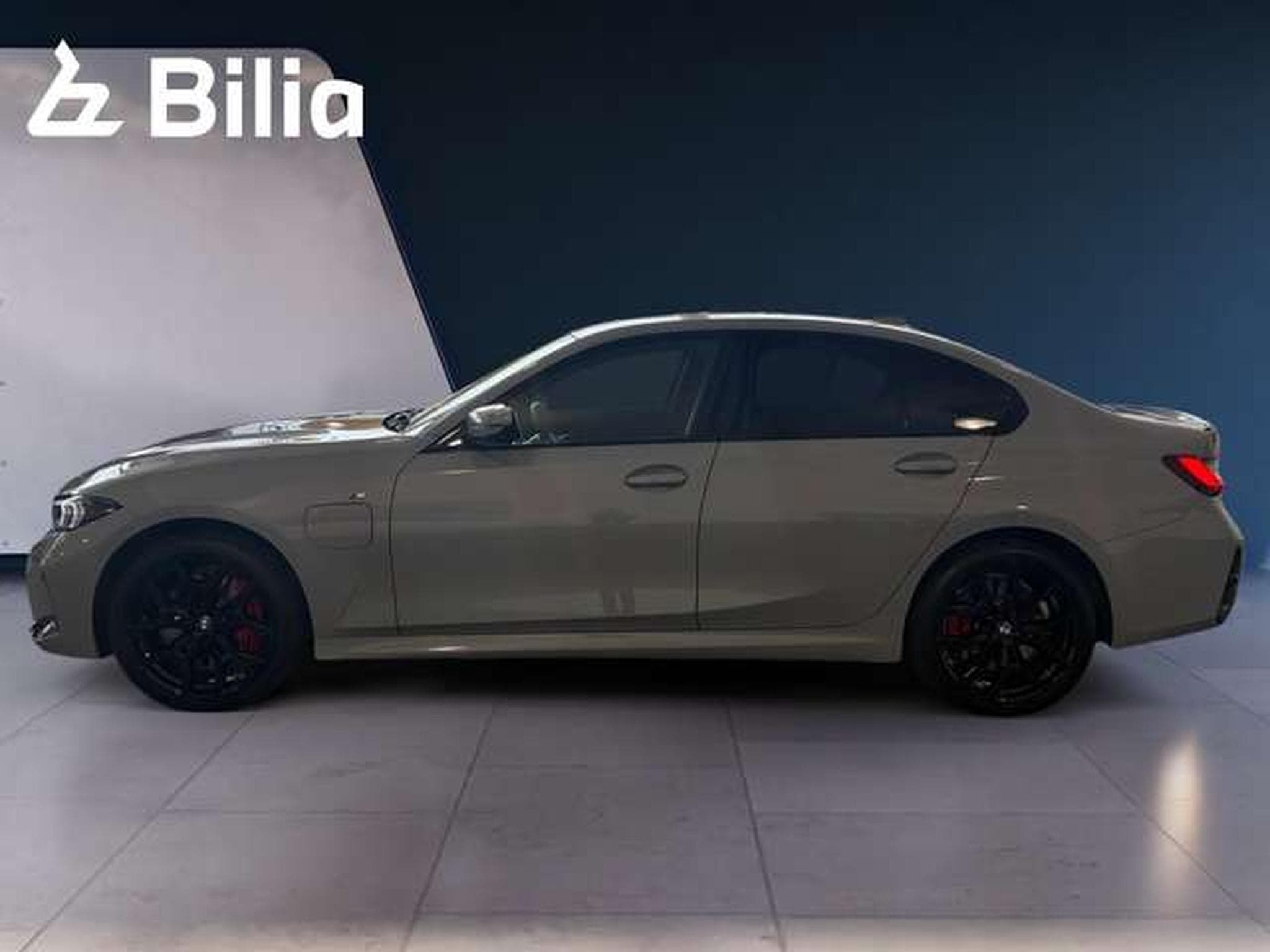 BMW 330 e xDrive HK HiFi DAB LED GSD (2025) - Foto 3