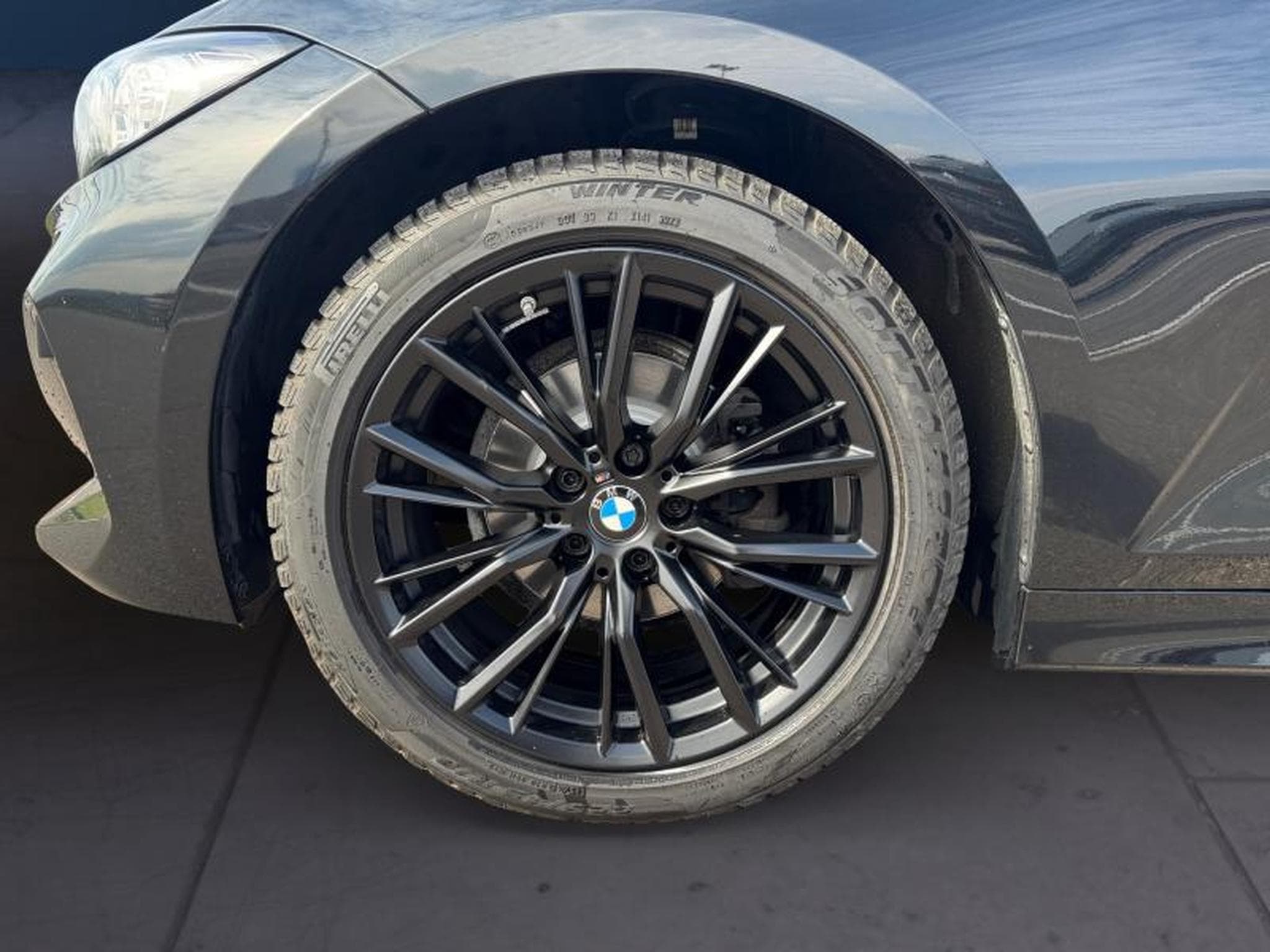 BMW 318 318i Touring (2023) - Foto 8