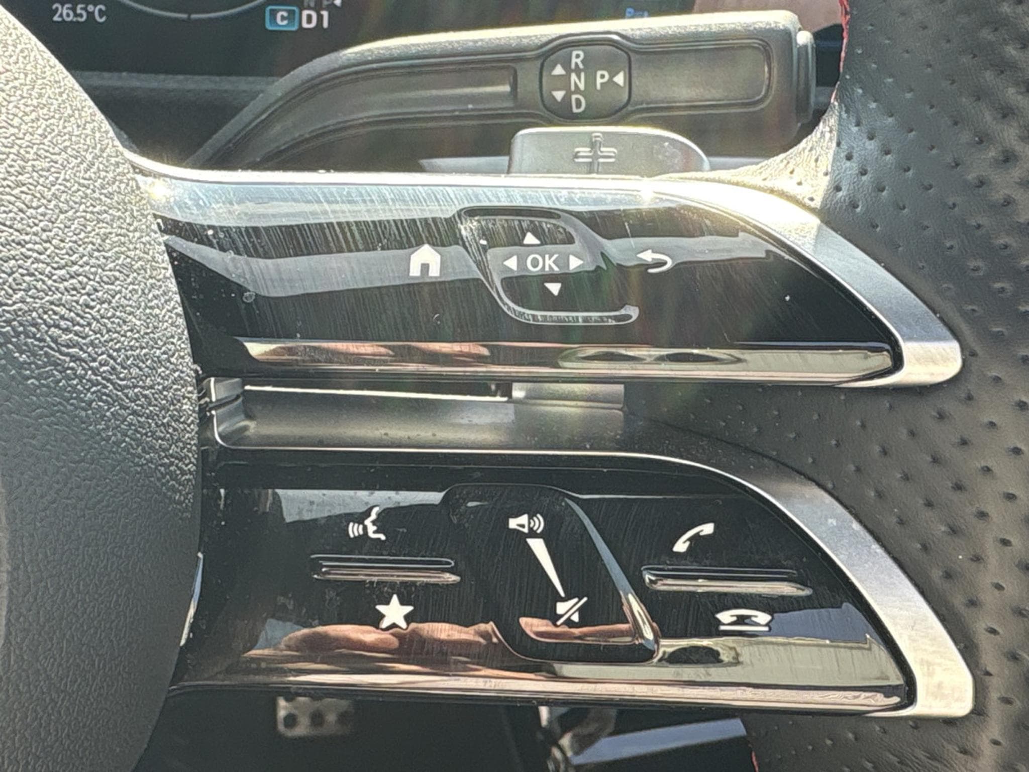 Mercedes A 180 AMG LINE * CAMERA 360 * PANORAMA * 7G-DCT (2024) - Foto 10