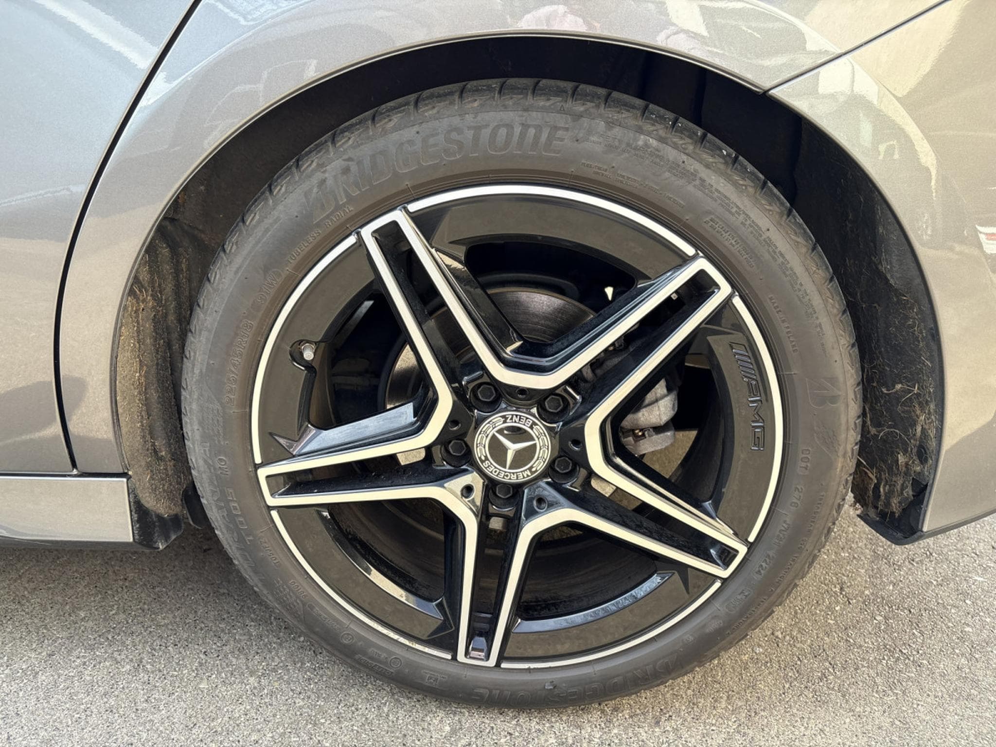 Mercedes A 180 AMG LINE * CAMERA 360 * PANORAMA * 7G-DCT (2024) - Foto 13