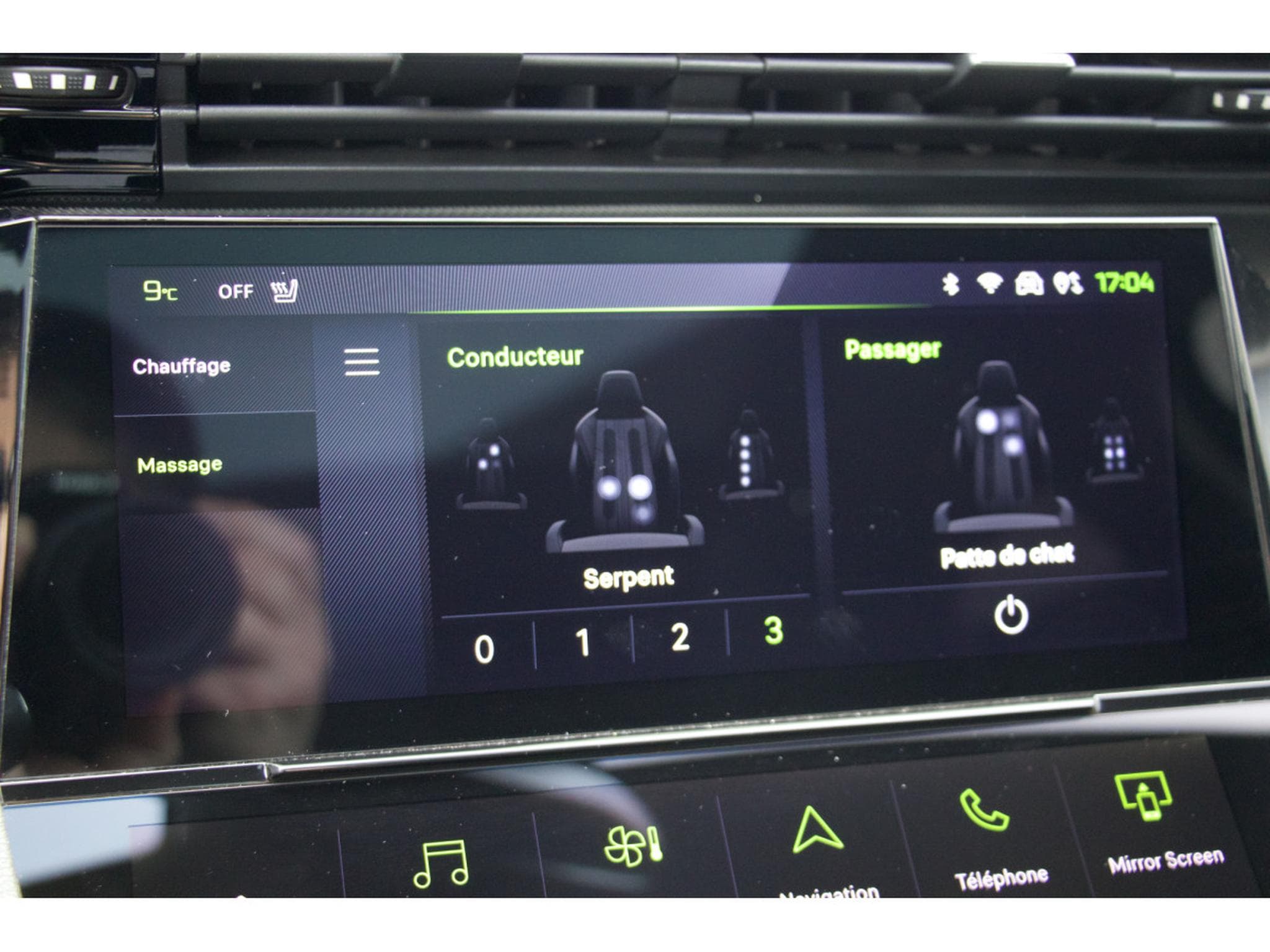 Peugeot 308 SW BlueHDi 130 GT ACC AHK Pano Massage Focal (2024) - Foto 10