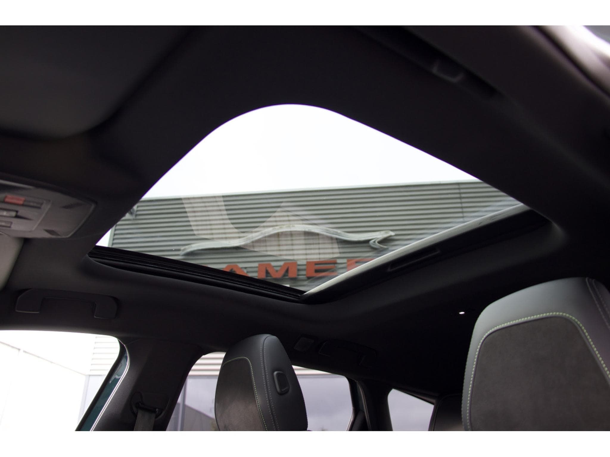 Peugeot 308 SW BlueHDi 130 GT ACC AHK Pano Massage Focal (2024) - Foto 12