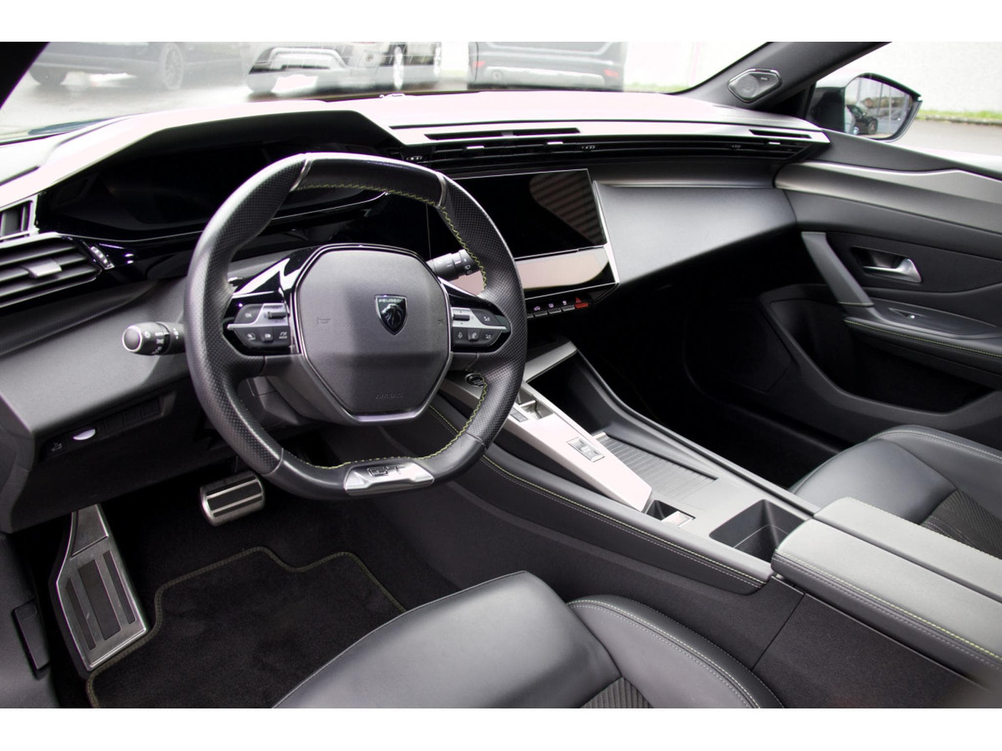 Peugeot 308 SW BlueHDi 130 GT ACC AHK Pano Massage Focal (2024) - Foto 7
