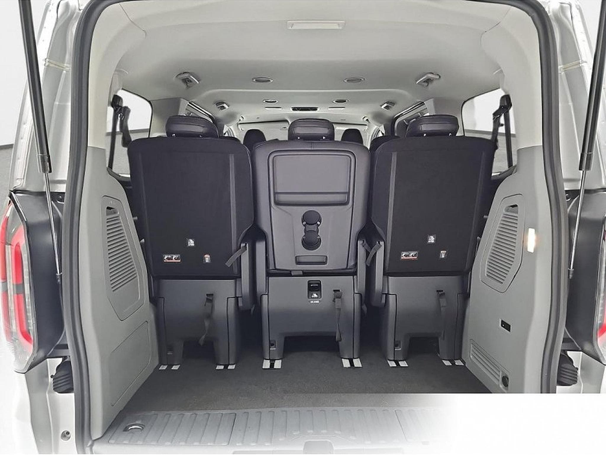 Ford Tourneo (2026) - Photo 13