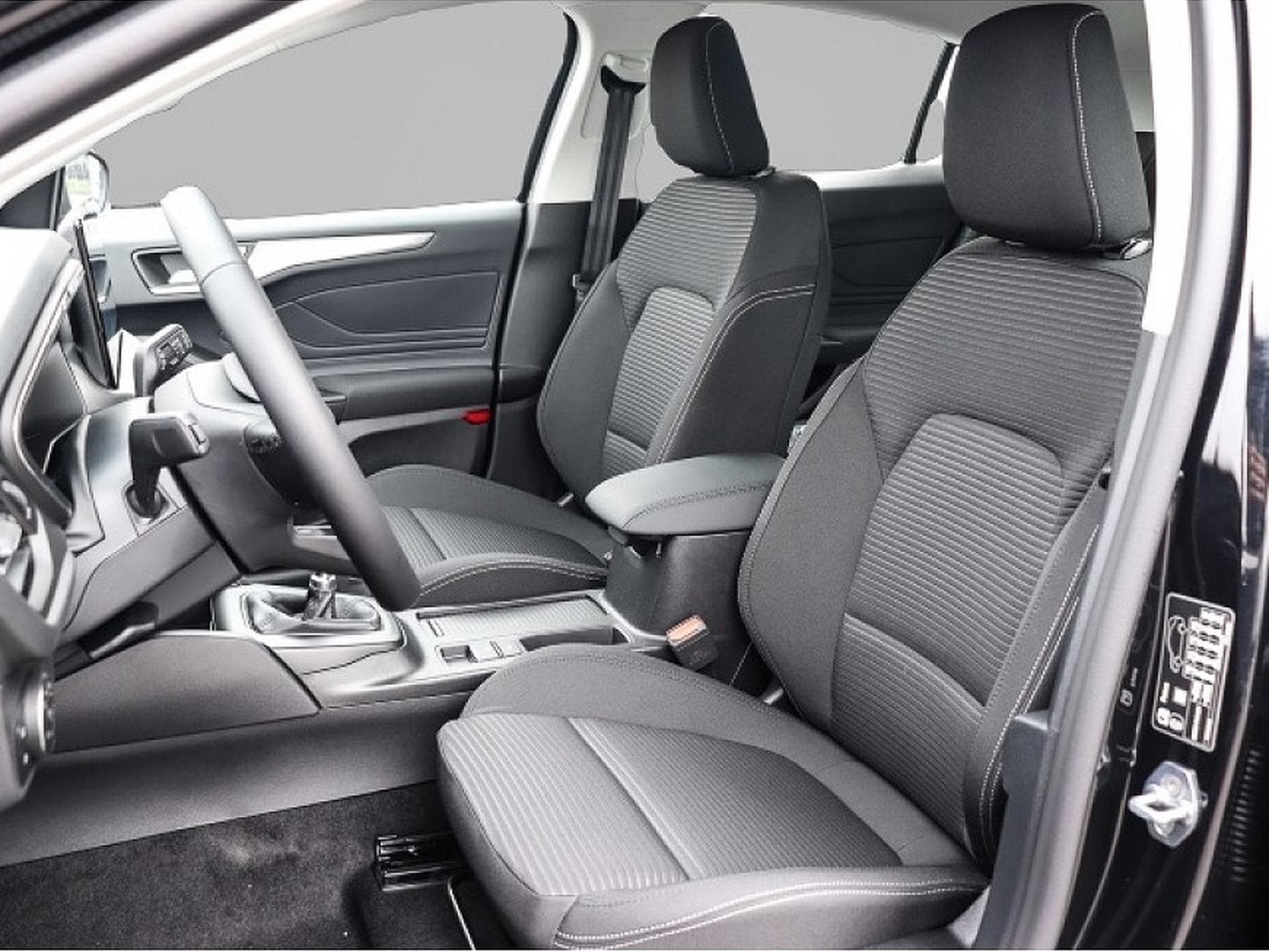 Ford Focus (2025) - Photo 6