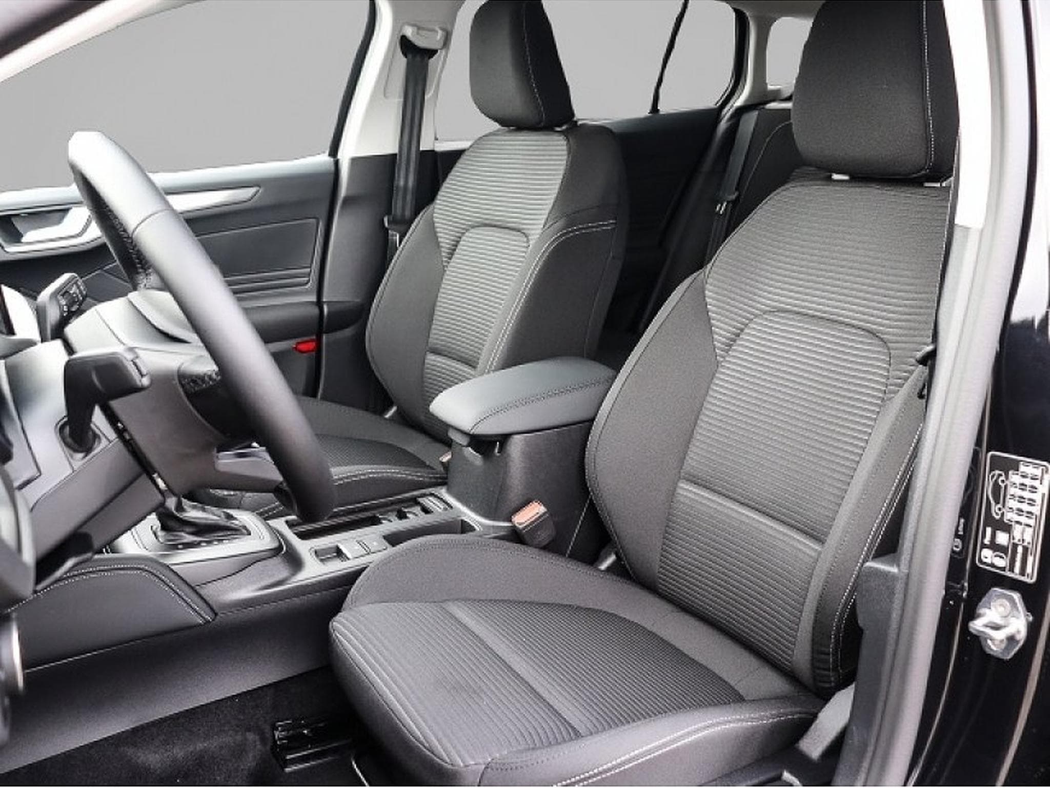 Ford Focus (2025) - Photo 6