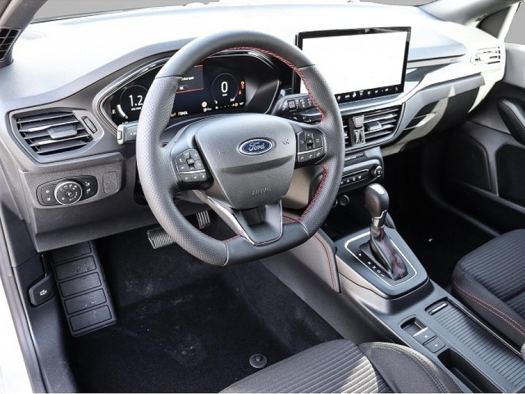 Ford Focus (2025) - Photo 3