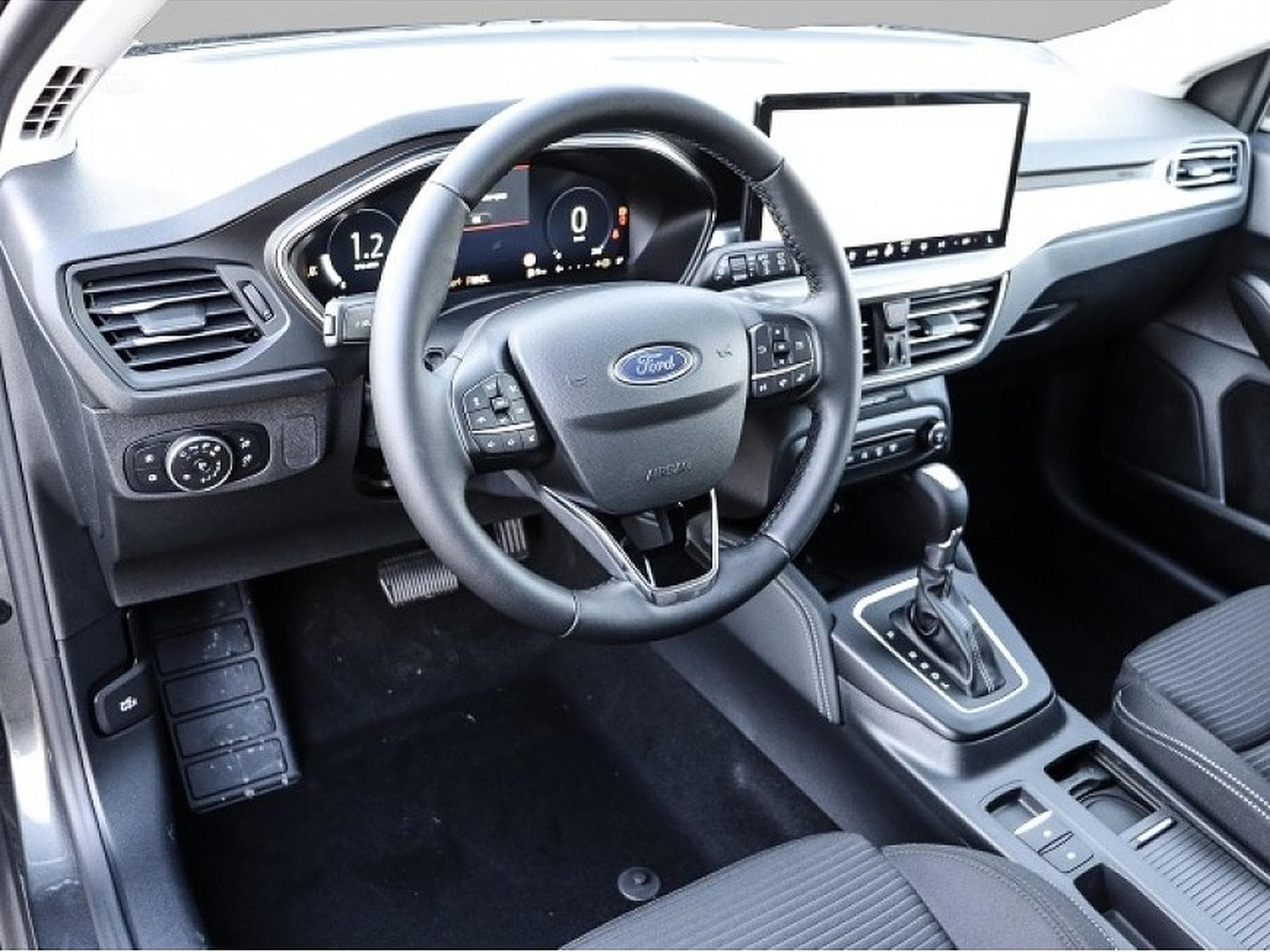 Ford Focus (2025) - Photo 3