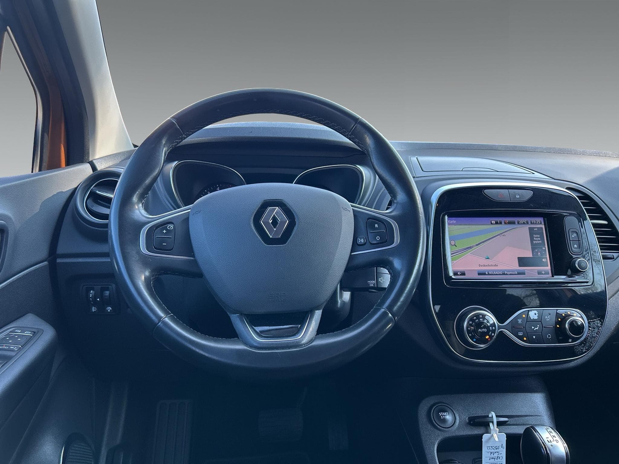 Renault Captur 1.5 dCi Limited +Klima+LED+ChromPaket (2018) - Foto 10