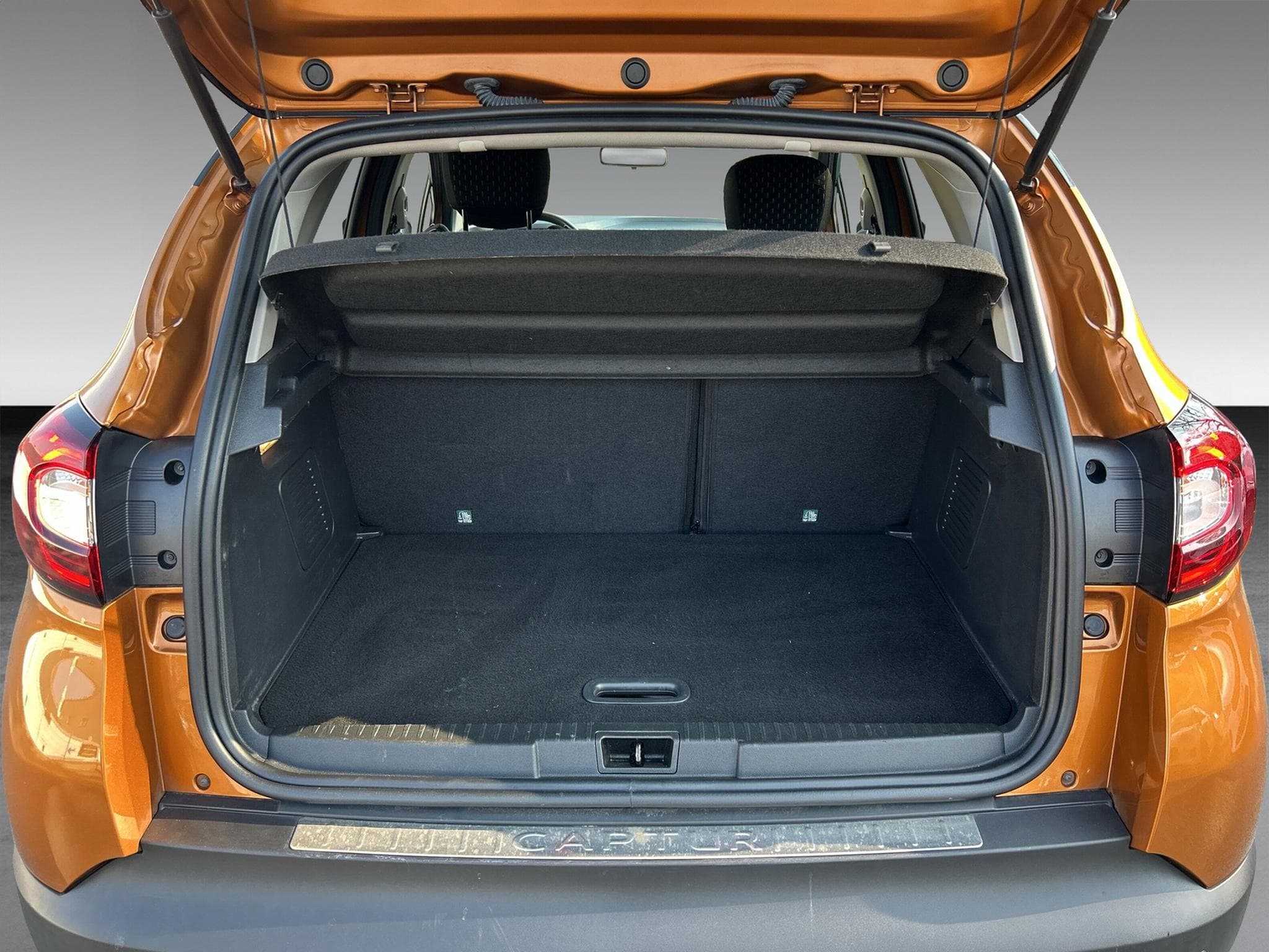 Renault Captur 1.5 dCi Limited +Klima+LED+ChromPaket (2018) - Foto 11