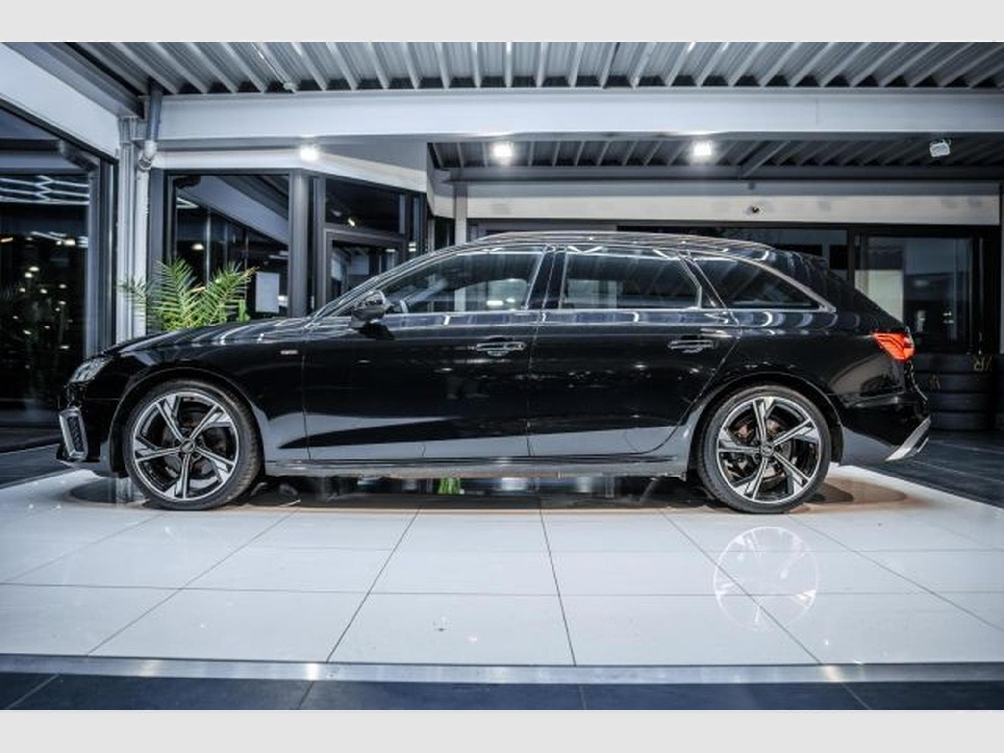 Audi A4 A4 Avant 35 TDI S-tronic S-Line NAVI RFK SHZ LED (2023) - Foto 10