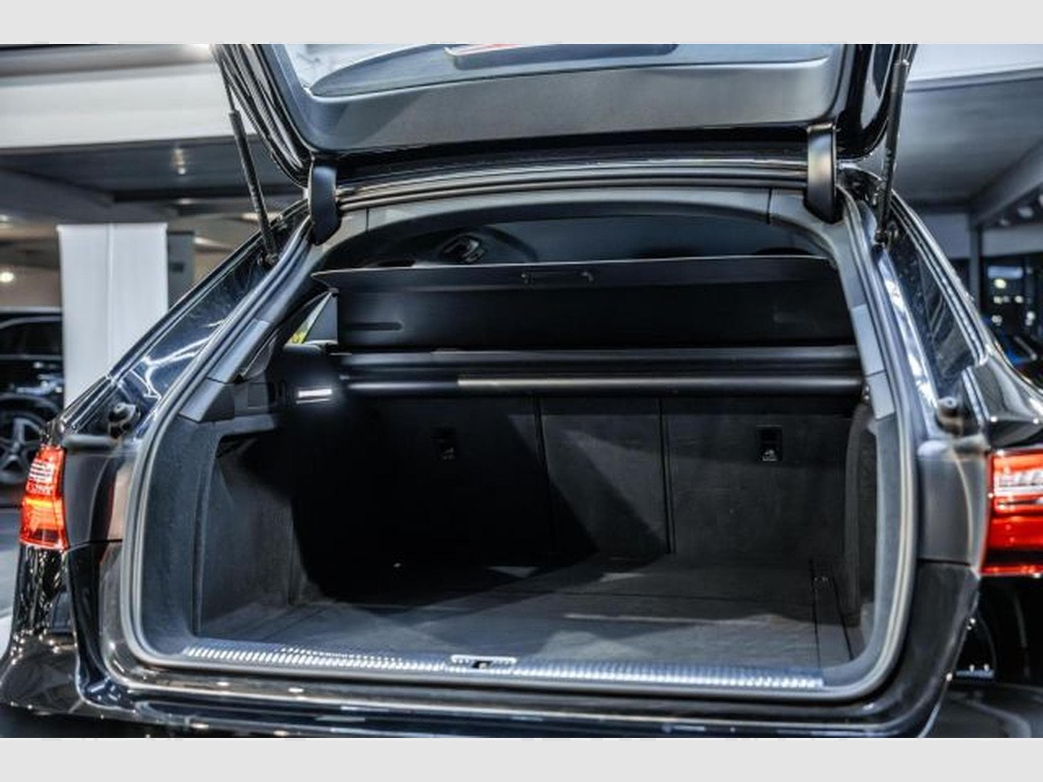 Audi A4 A4 Avant 35 TDI S-tronic S-Line NAVI RFK SHZ LED (2023) - Foto 14