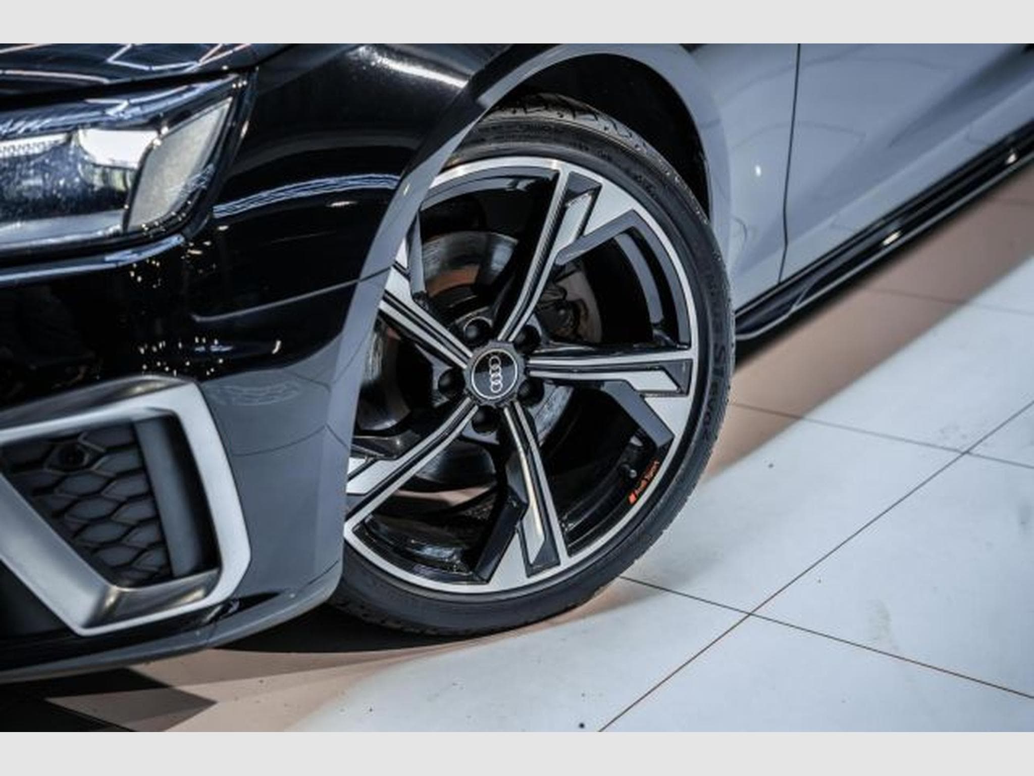 Audi A4 A4 Avant 35 TDI S-tronic S-Line NAVI RFK SHZ LED (2023) - Foto 3