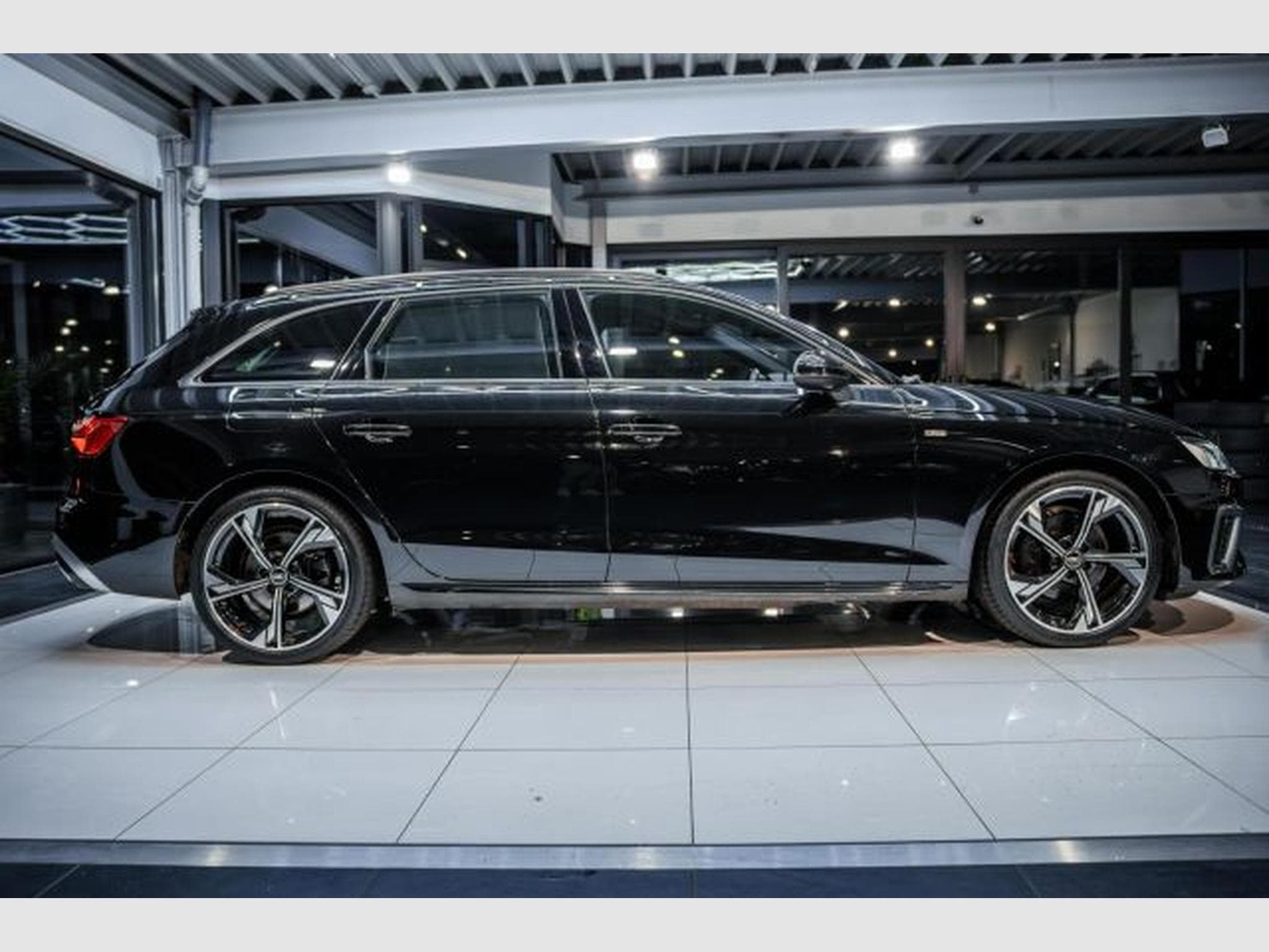 Audi A4 A4 Avant 35 TDI S-tronic S-Line NAVI RFK SHZ LED (2023) - Foto 7