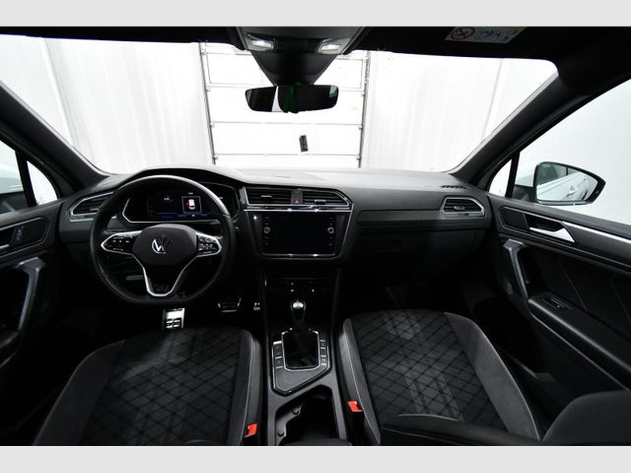 VW Tiguan Tiguan R-Line, AHK, ACC, M-LED, 19", R-View (2023) - Photo 7