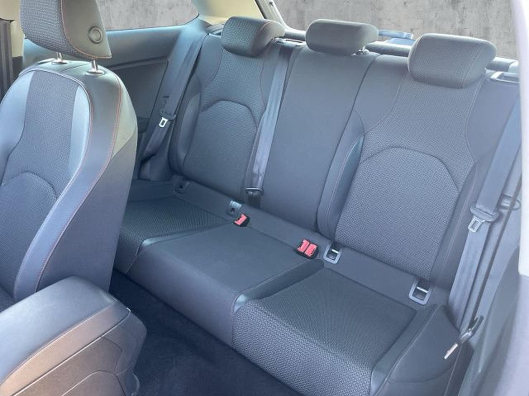 Seat Leon Leon FR 1.4 TSI NAVI LED SHZ PDC Tempo. Spurhalt (2013) - Foto 12