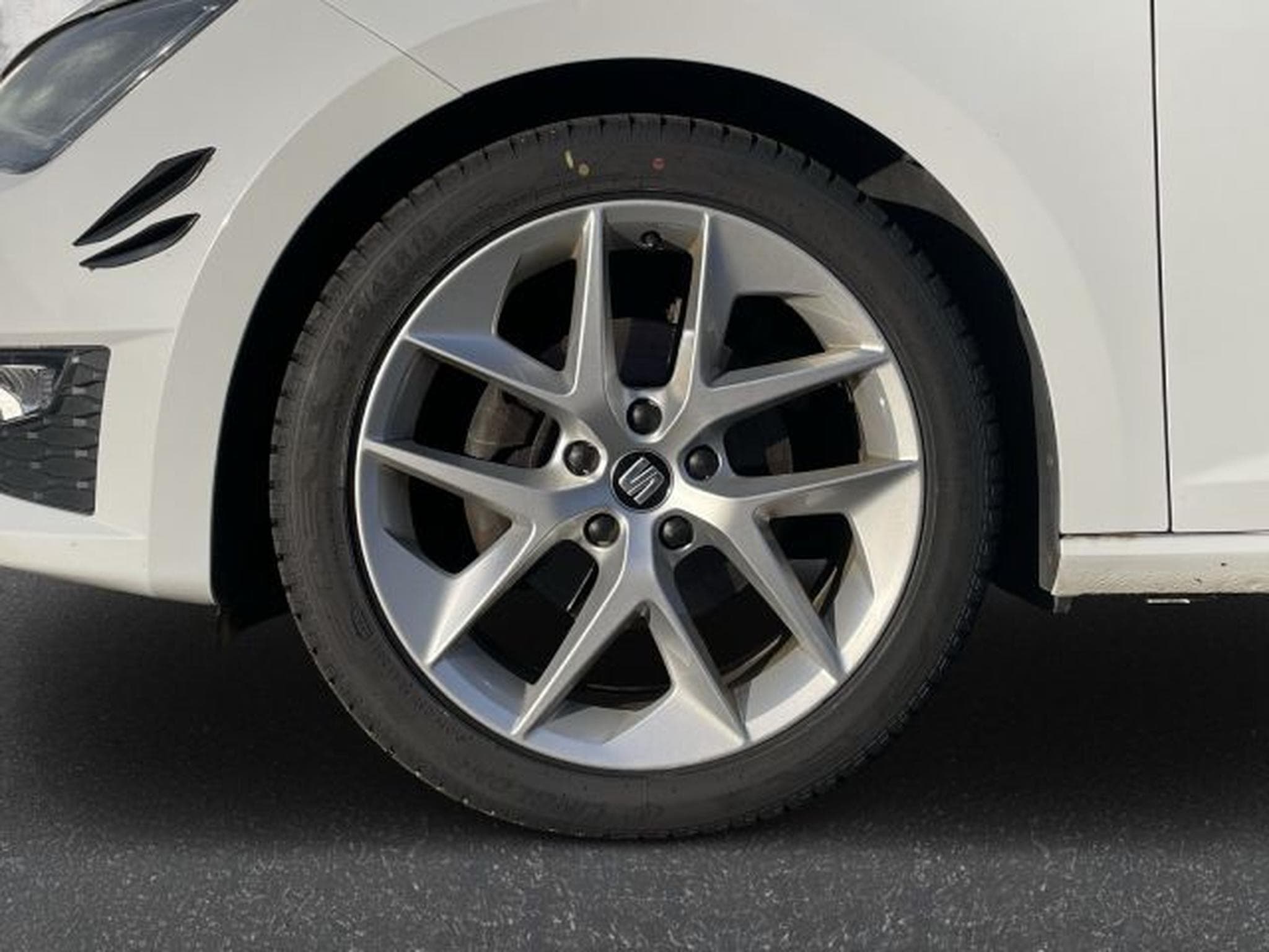 Seat Leon Leon FR 1.4 TSI NAVI LED SHZ PDC Tempo. Spurhalt (2013) - Foto 9