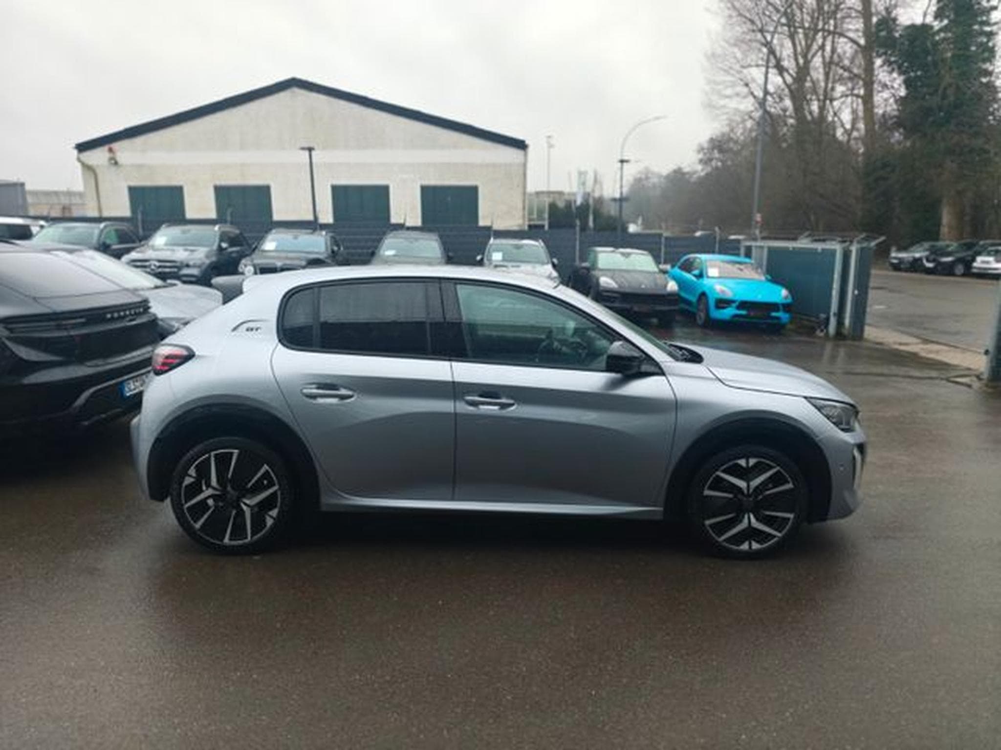 Peugeot 208 208  GT HYBRID*NAVI*PANORAMA*KAMERA*GARANTIE* (2024) - Photo 14
