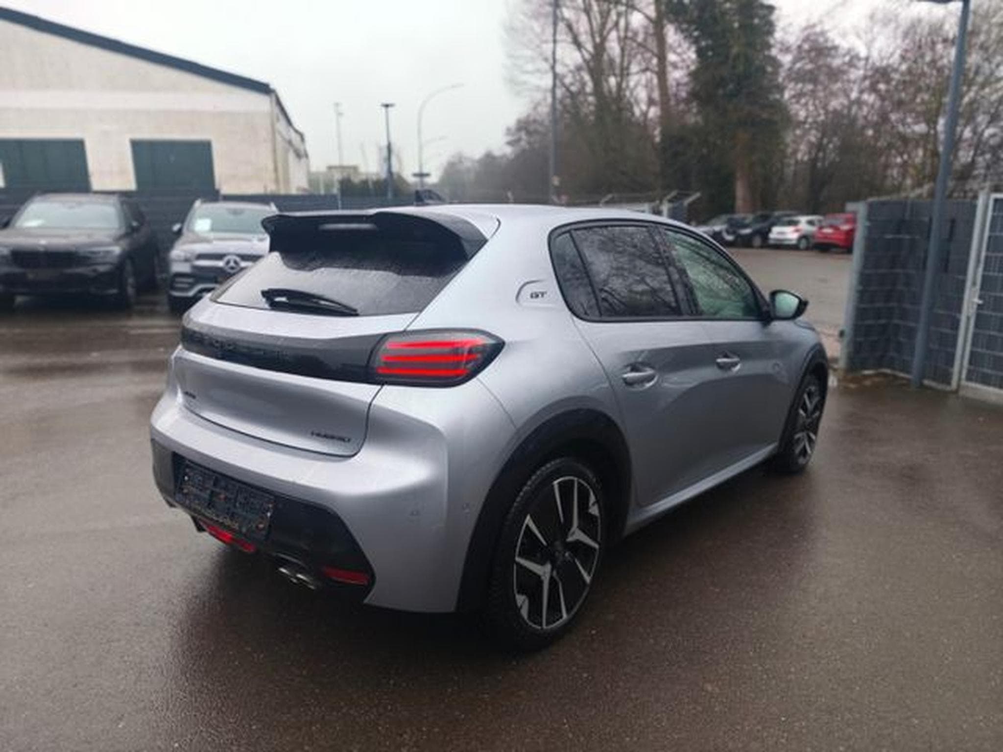 Peugeot 208 208  GT HYBRID*NAVI*PANORAMA*KAMERA*GARANTIE* (2024) - Photo 6