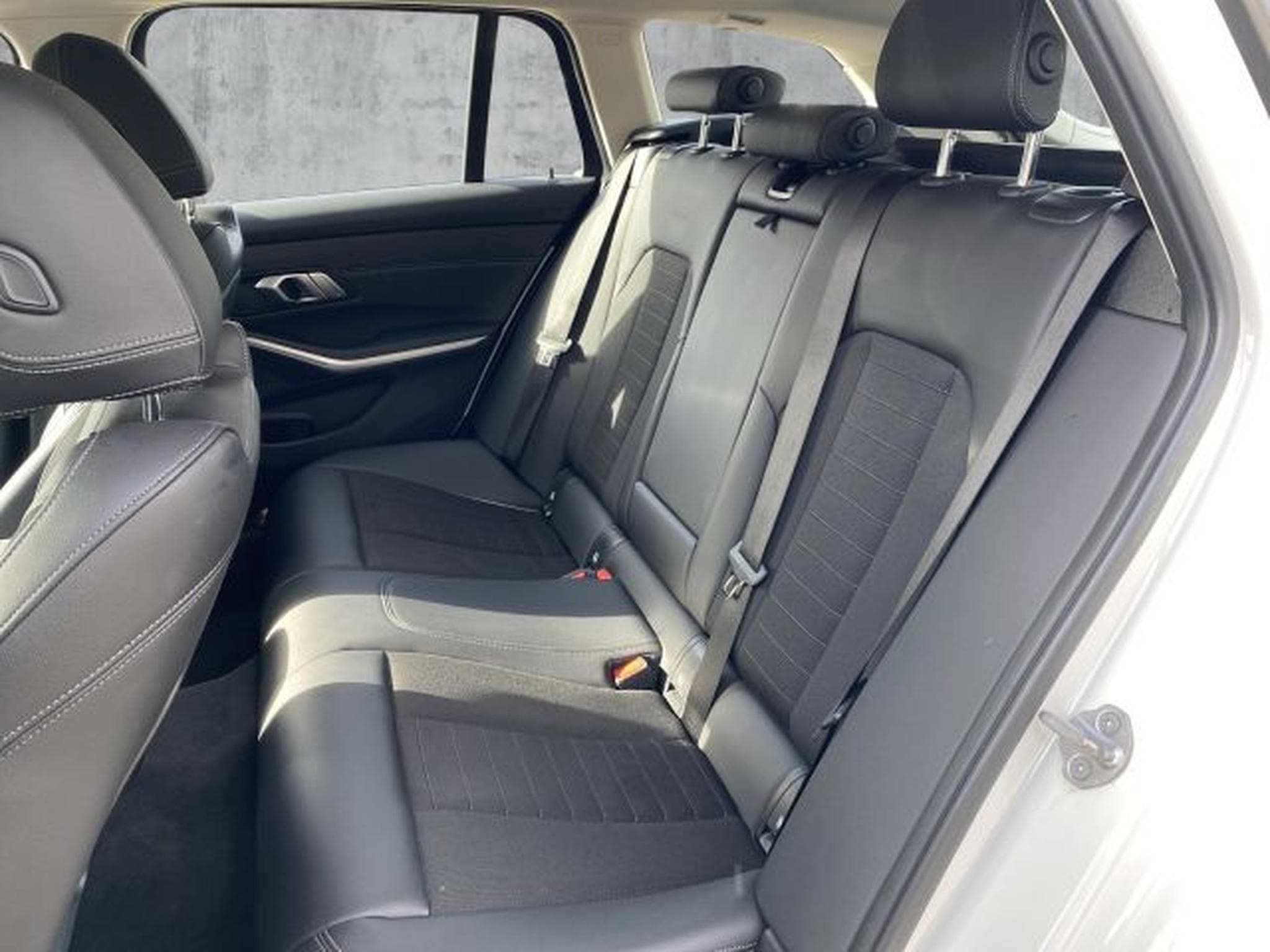 BMW 320 320d xDrive Sport Line NAVI LED RFK Aisst+ Live (2022) - Foto 12