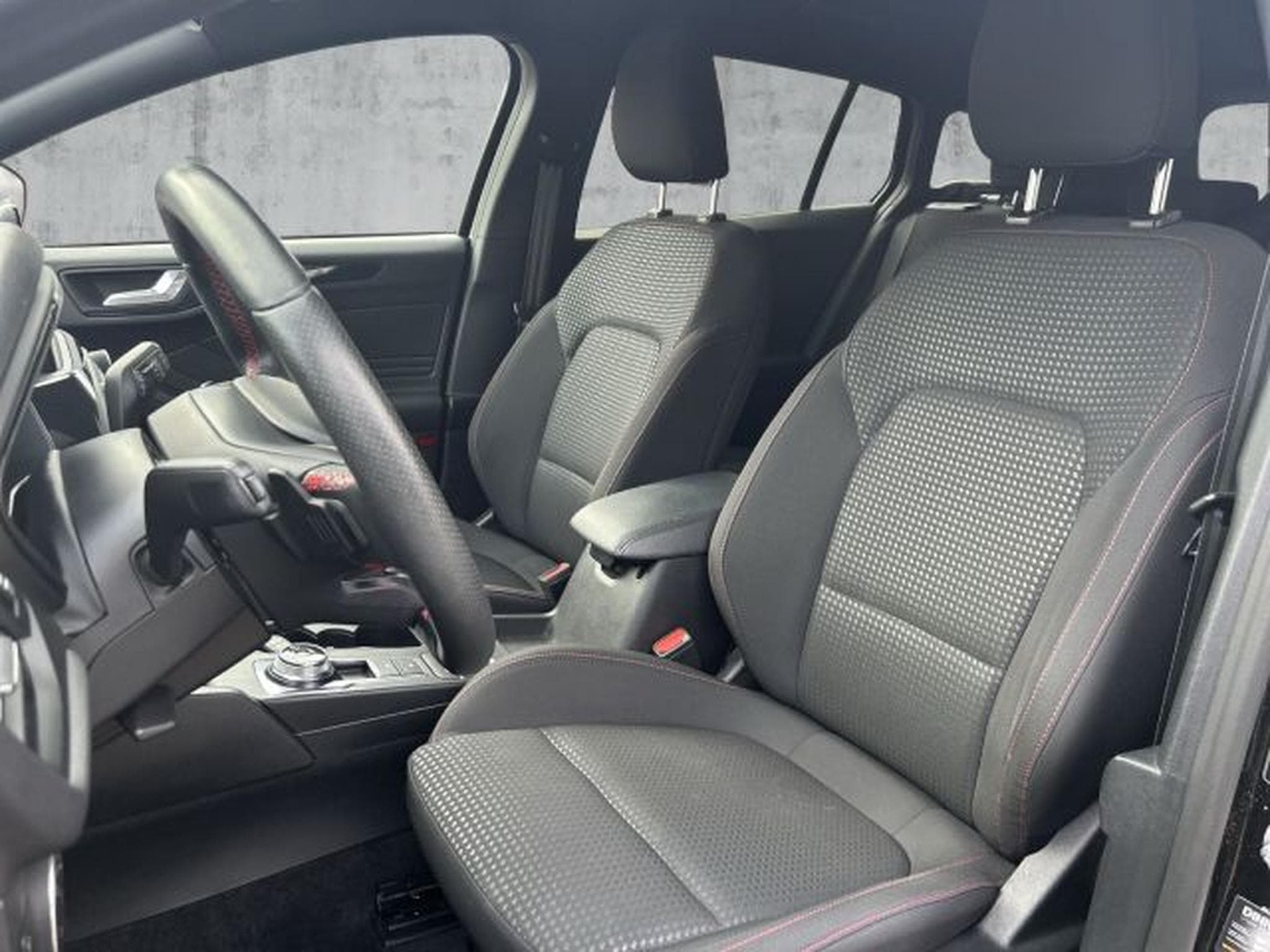 Ford Focus Focus Turnier 2.0 D ST-Line Autom. NAVI RFK SHZG (2020) - Foto 11