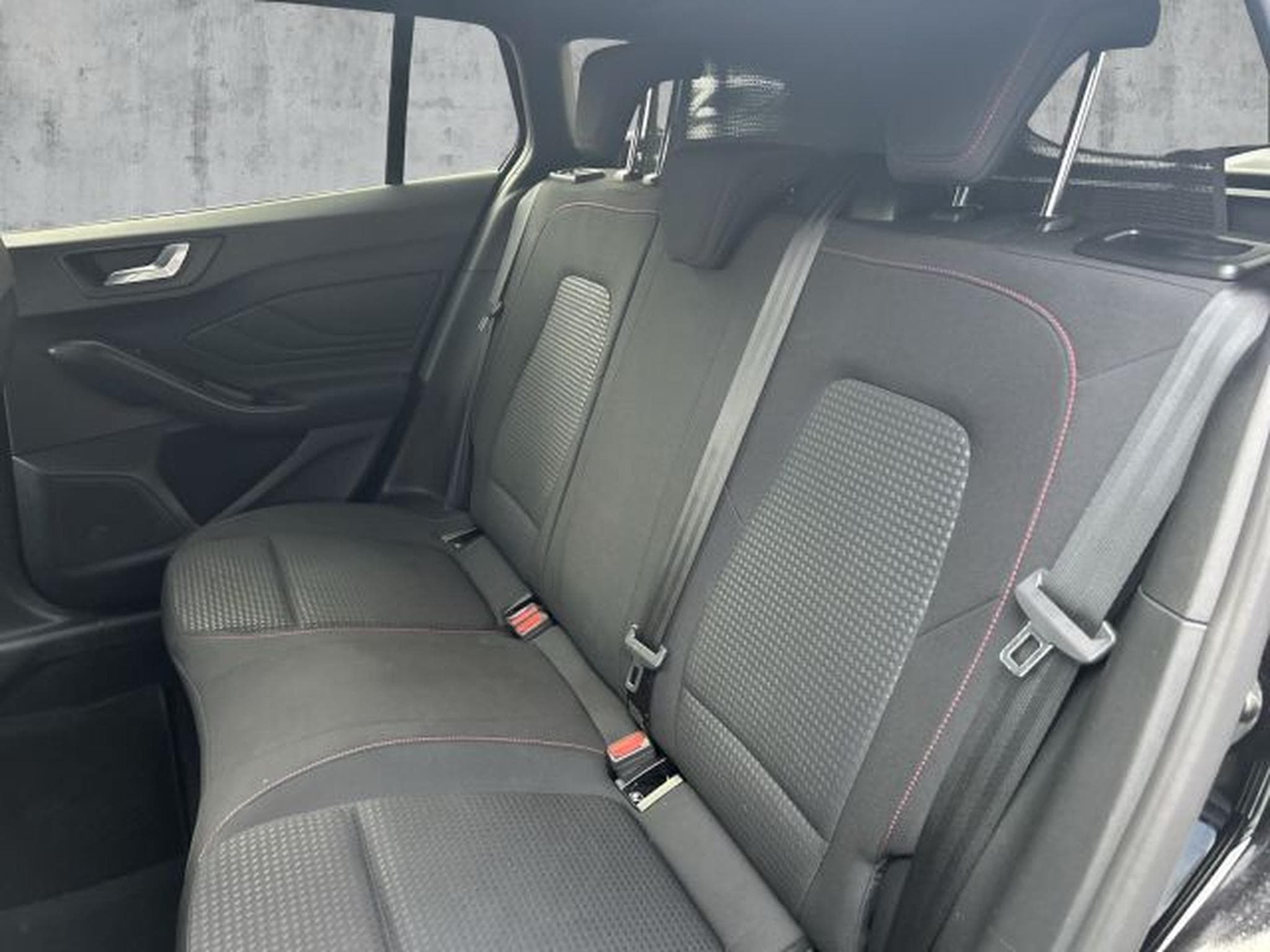 Ford Focus Focus Turnier 2.0 D ST-Line Autom. NAVI RFK SHZG (2020) - Foto 12