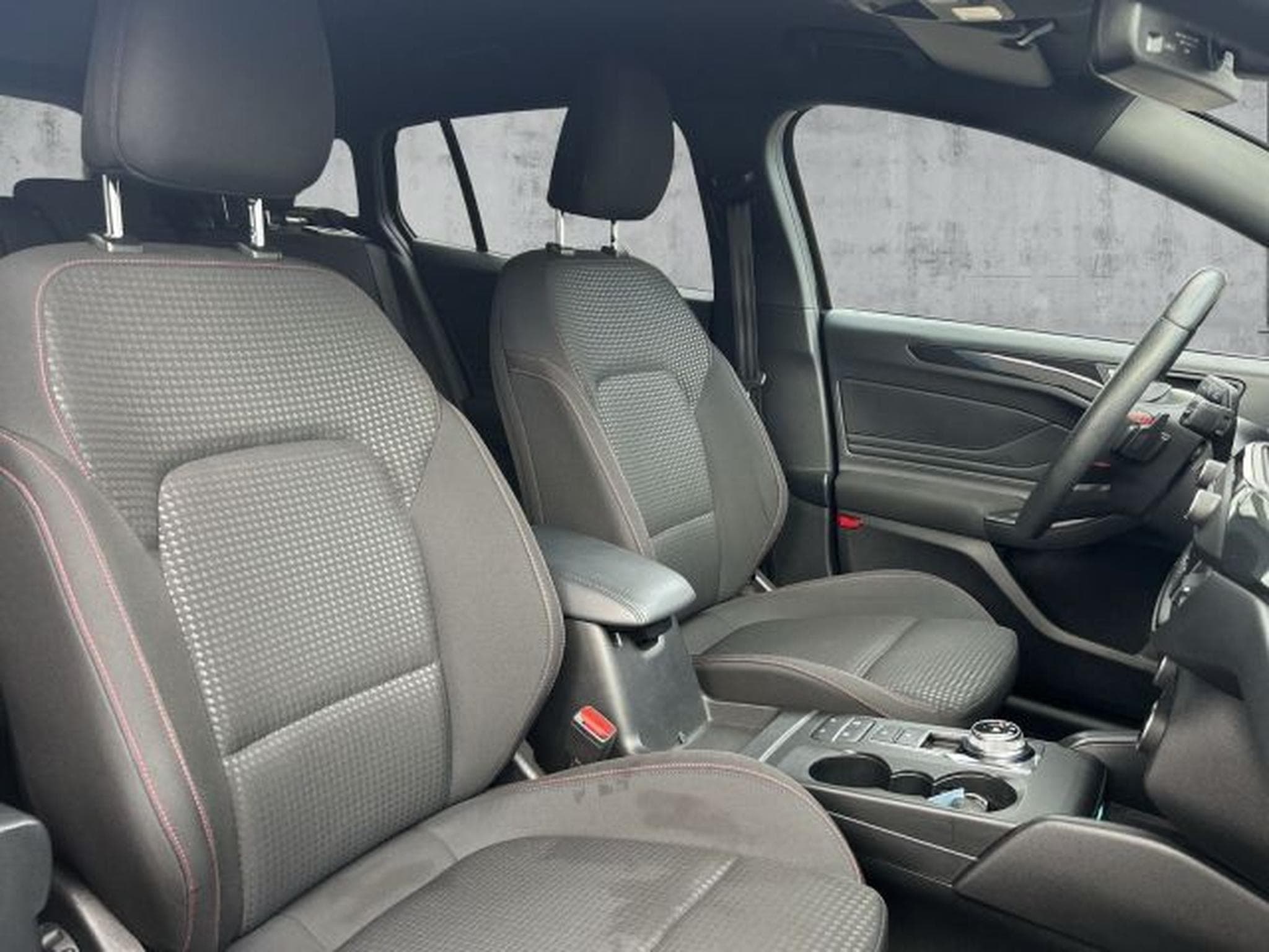 Ford Focus Focus Turnier 2.0 D ST-Line Autom. NAVI RFK SHZG (2020) - Foto 13