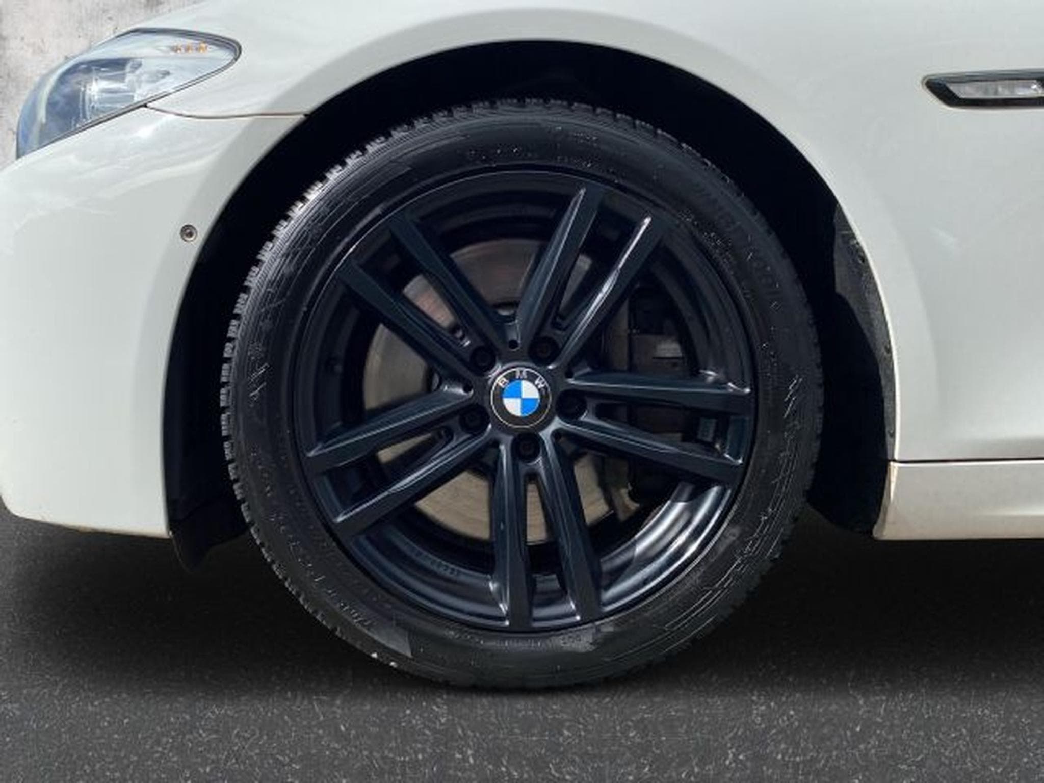BMW M550 M550d xDrive M Autom. Shadow PANO RFK ACC HuD (2013) - Foto 9