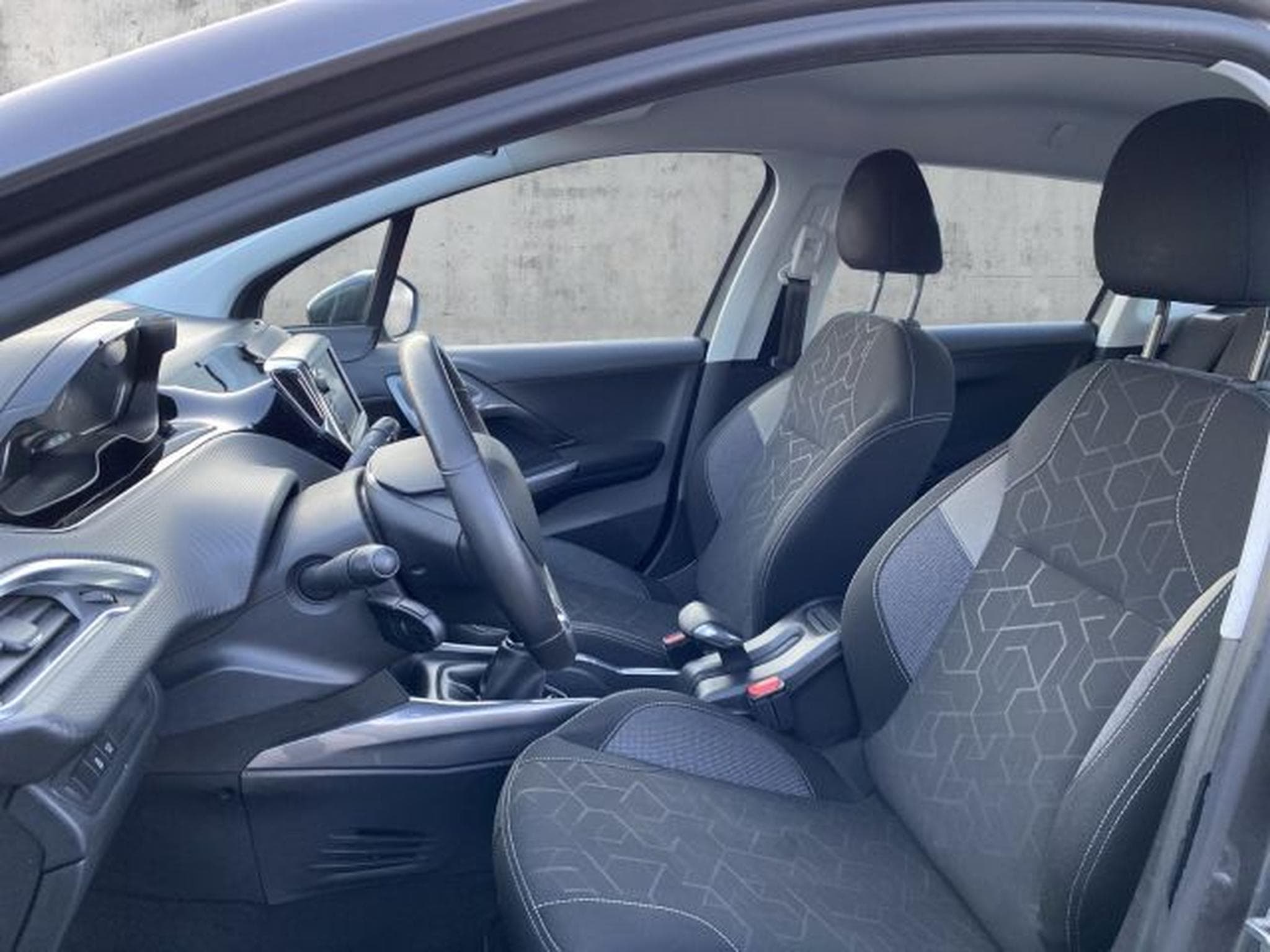 Peugeot 2008 2008 1.2 PureTech 110 KLIMA Tempomat SHZG BT (2016) - Foto 11