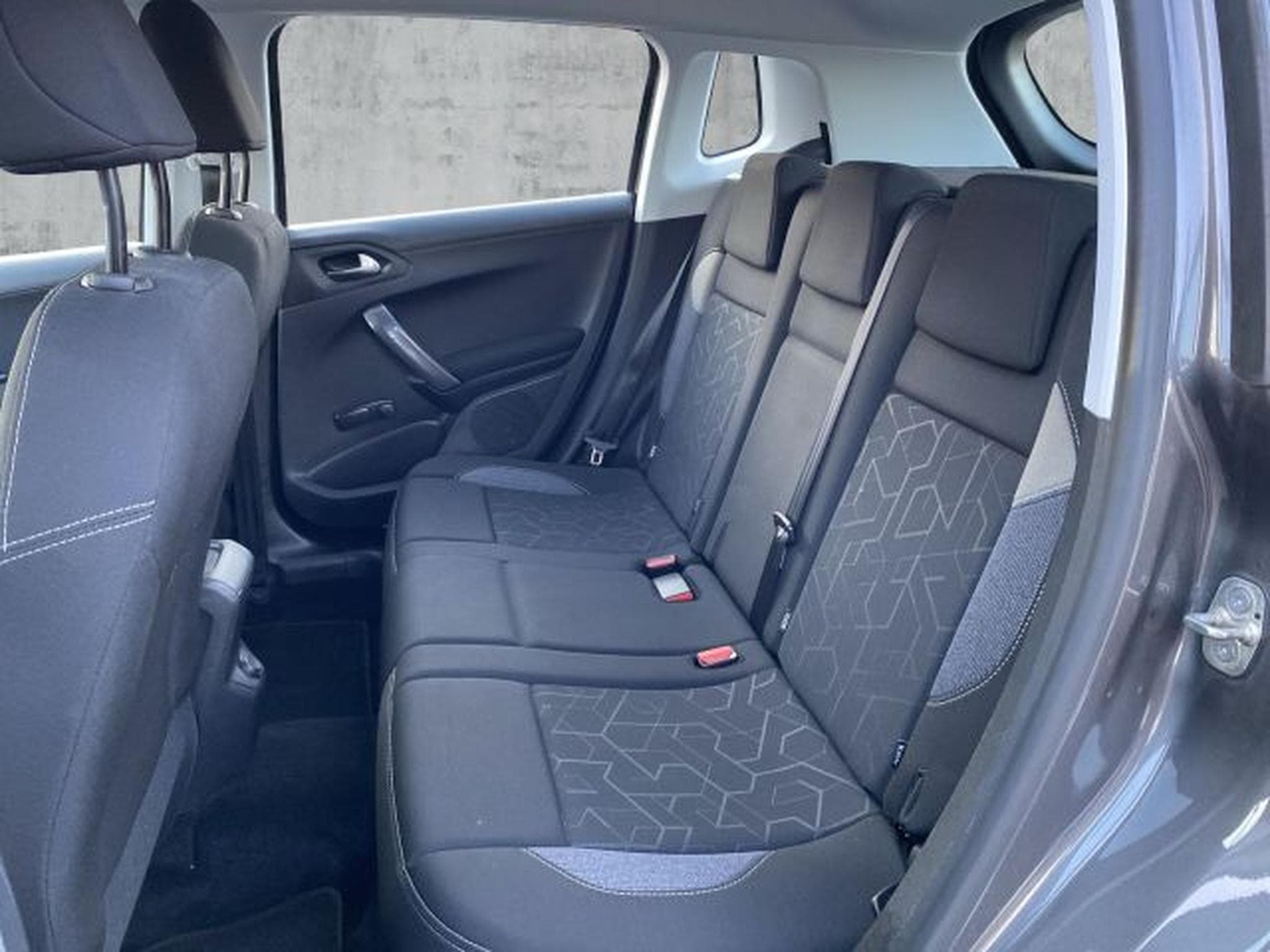 Peugeot 2008 2008 1.2 PureTech 110 KLIMA Tempomat SHZG BT (2016) - Foto 12