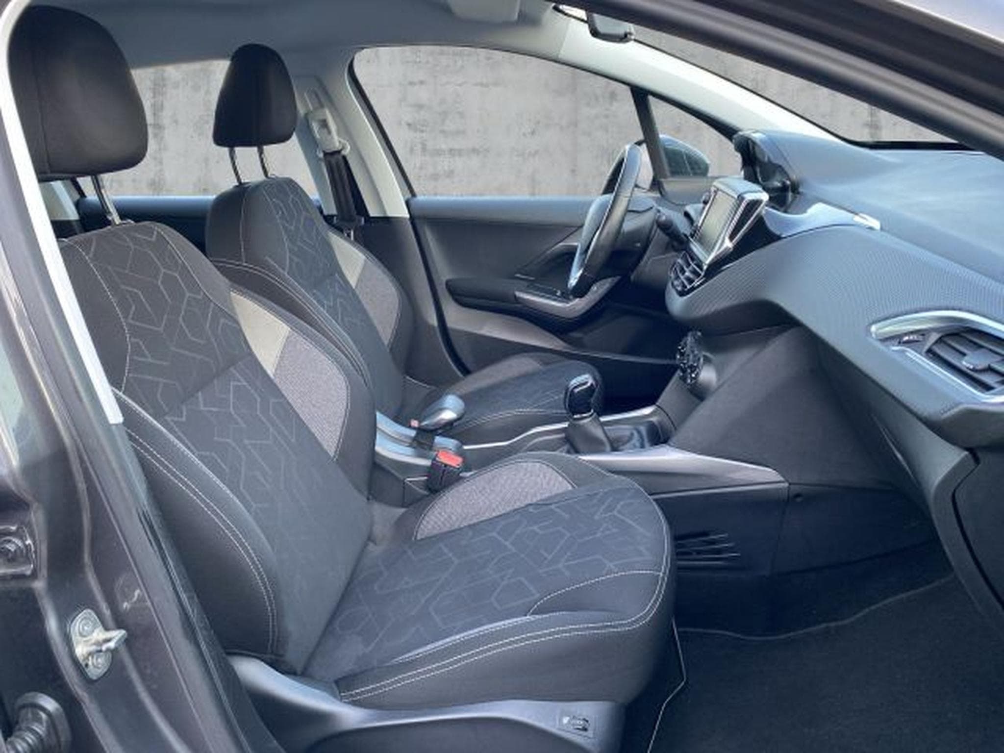 Peugeot 2008 2008 1.2 PureTech 110 KLIMA Tempomat SHZG BT (2016) - Foto 13