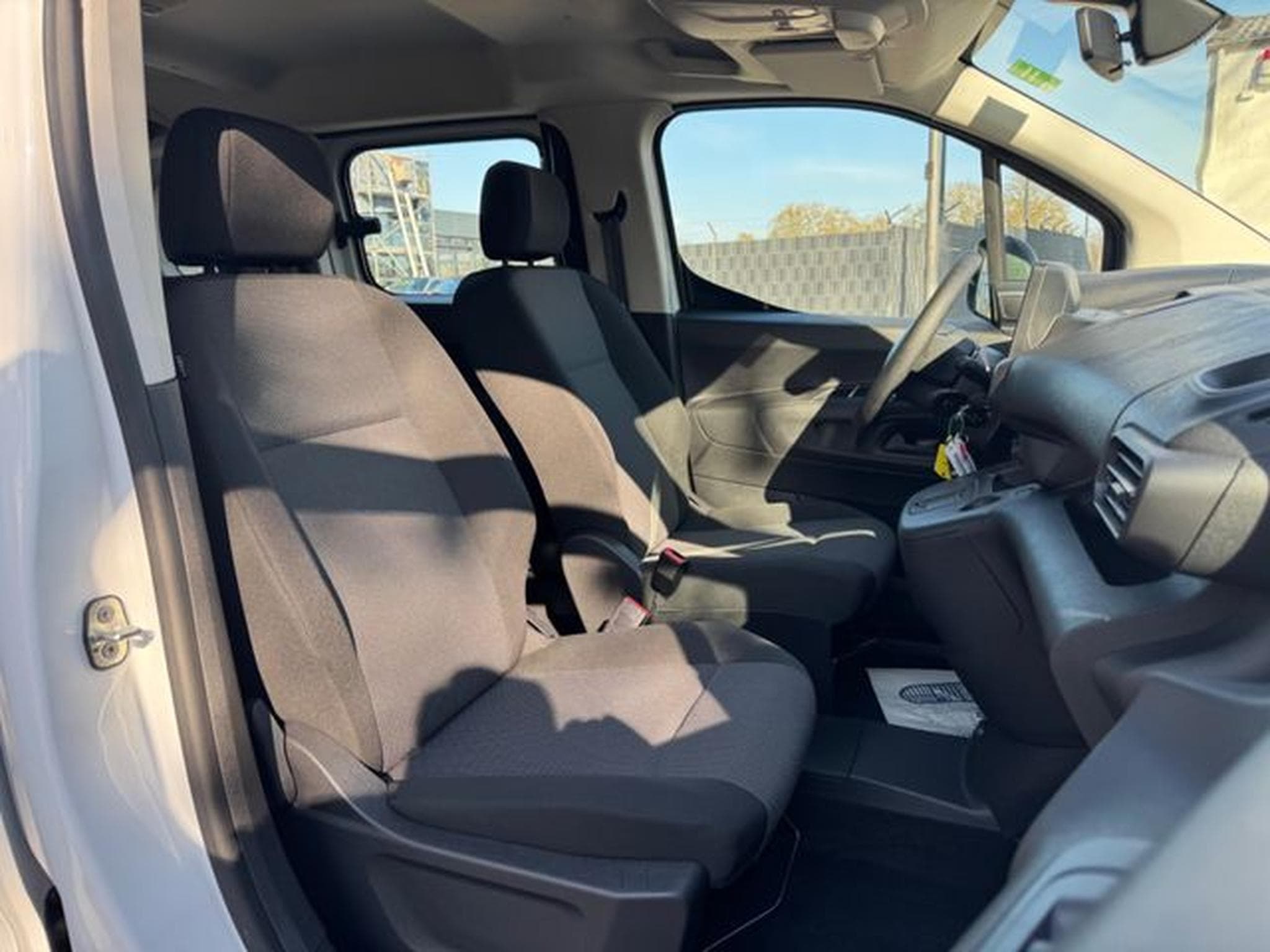 Citroën Berlingo BERLINGO LIVE PACK ELEKTRO*FACELIFT*AUT*5.SITZE* (2024) - Foto 14