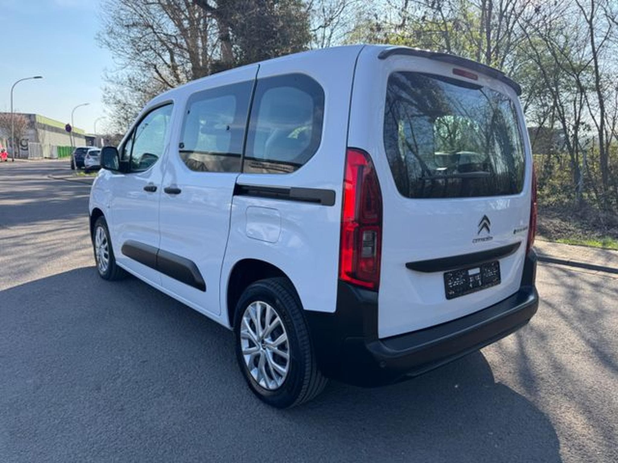 Citroën Berlingo BERLINGO LIVE PACK ELEKTRO*FACELIFT*AUT*5.SITZE* (2024) - Foto 8