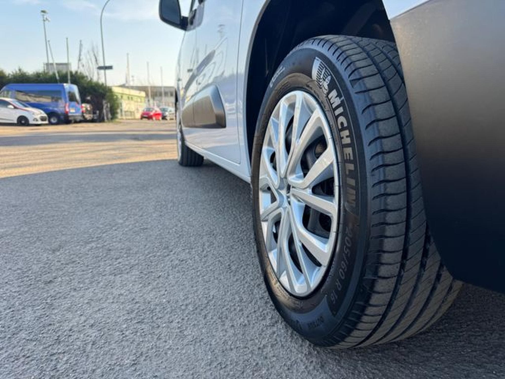 Citroën Berlingo BERLINGO LIVE PACK ELEKTRO*FACELIFT*AUT*5.SITZE* (2024) - Foto 9