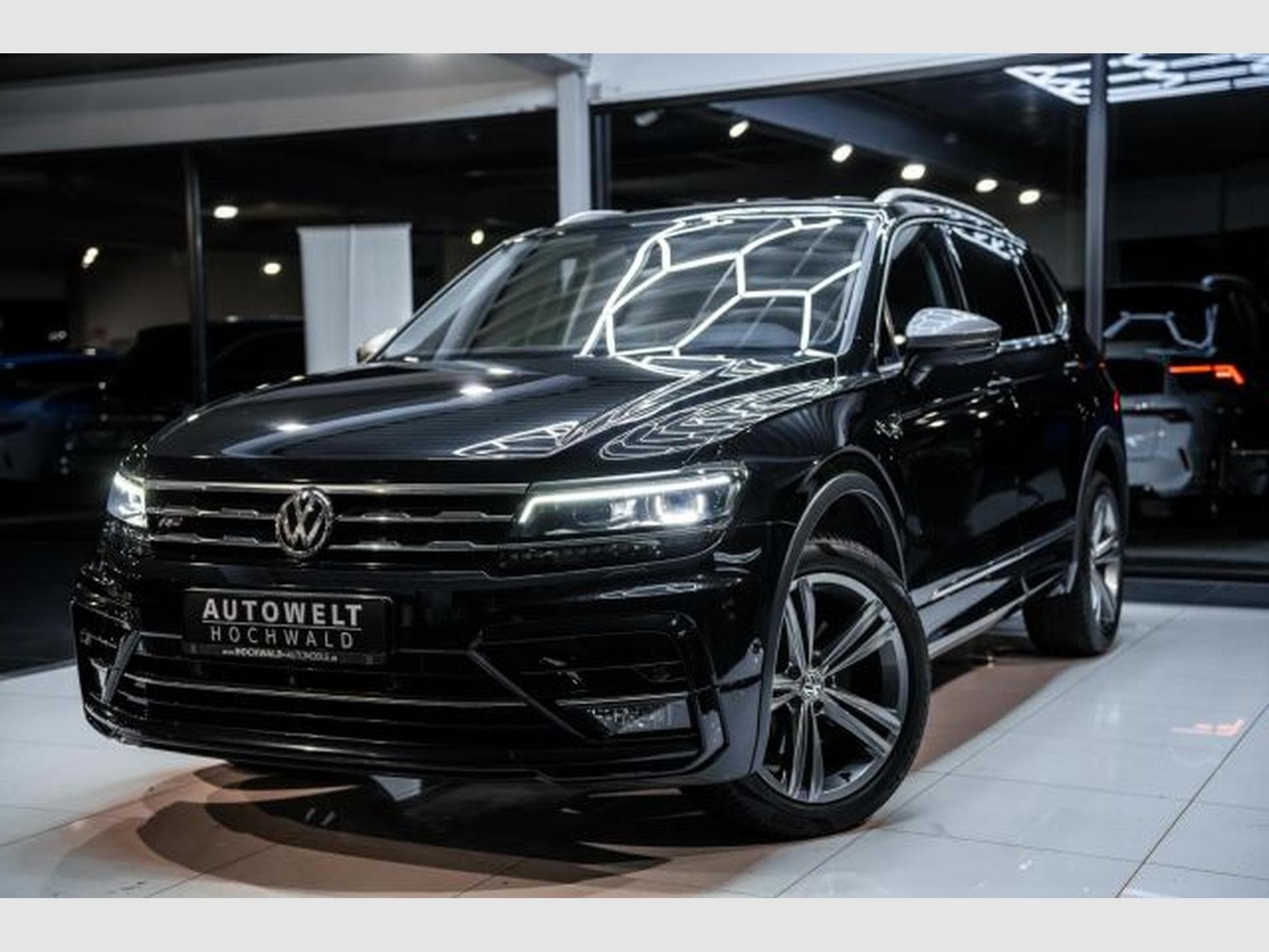 VW Tiguan Tiguan Allspace 2.0 TSI DSG Highl 4M R-Line NAVI (2020) - Foto 2