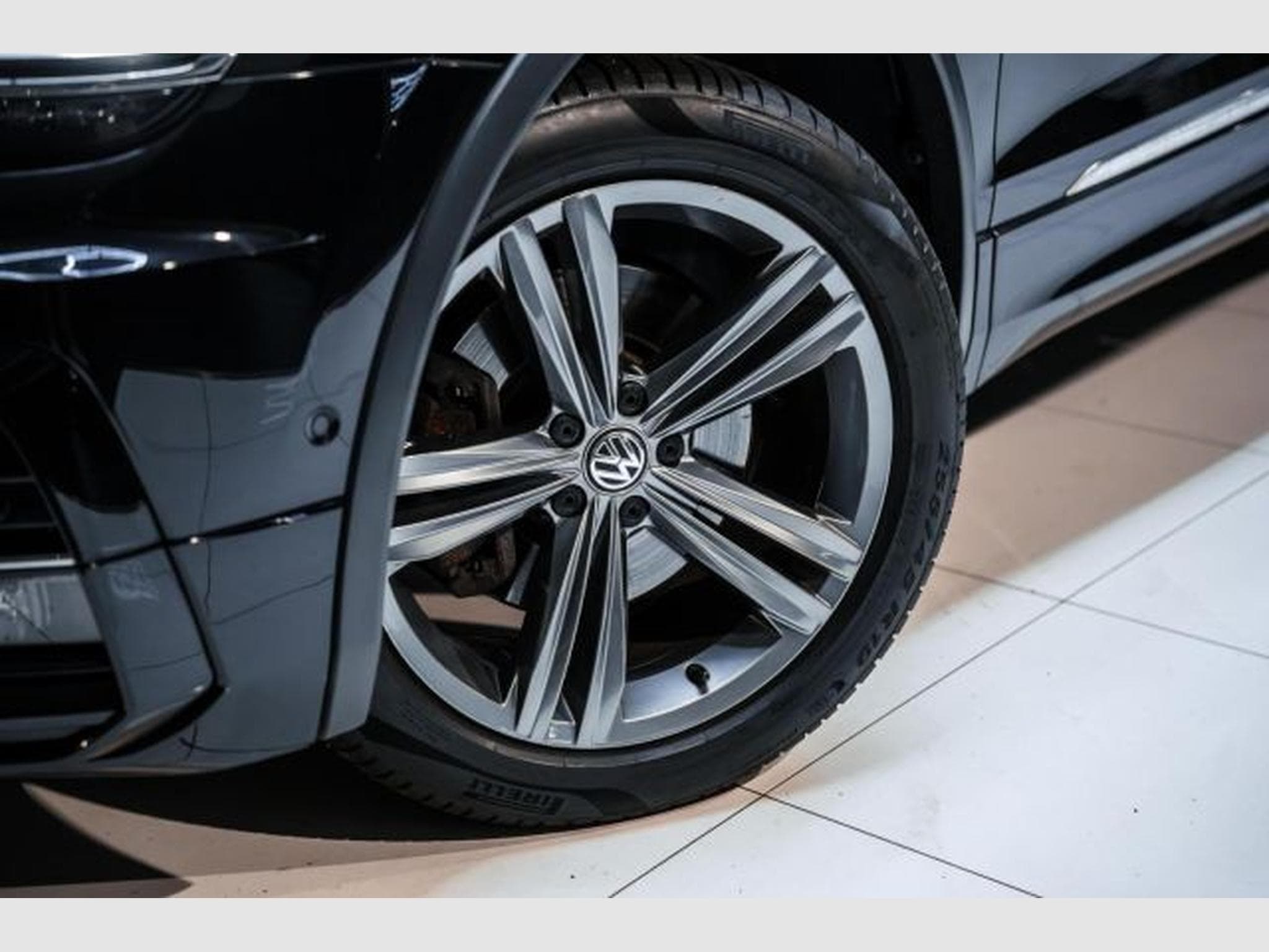 VW Tiguan Tiguan Allspace 2.0 TSI DSG Highl 4M R-Line NAVI (2020) - Foto 3