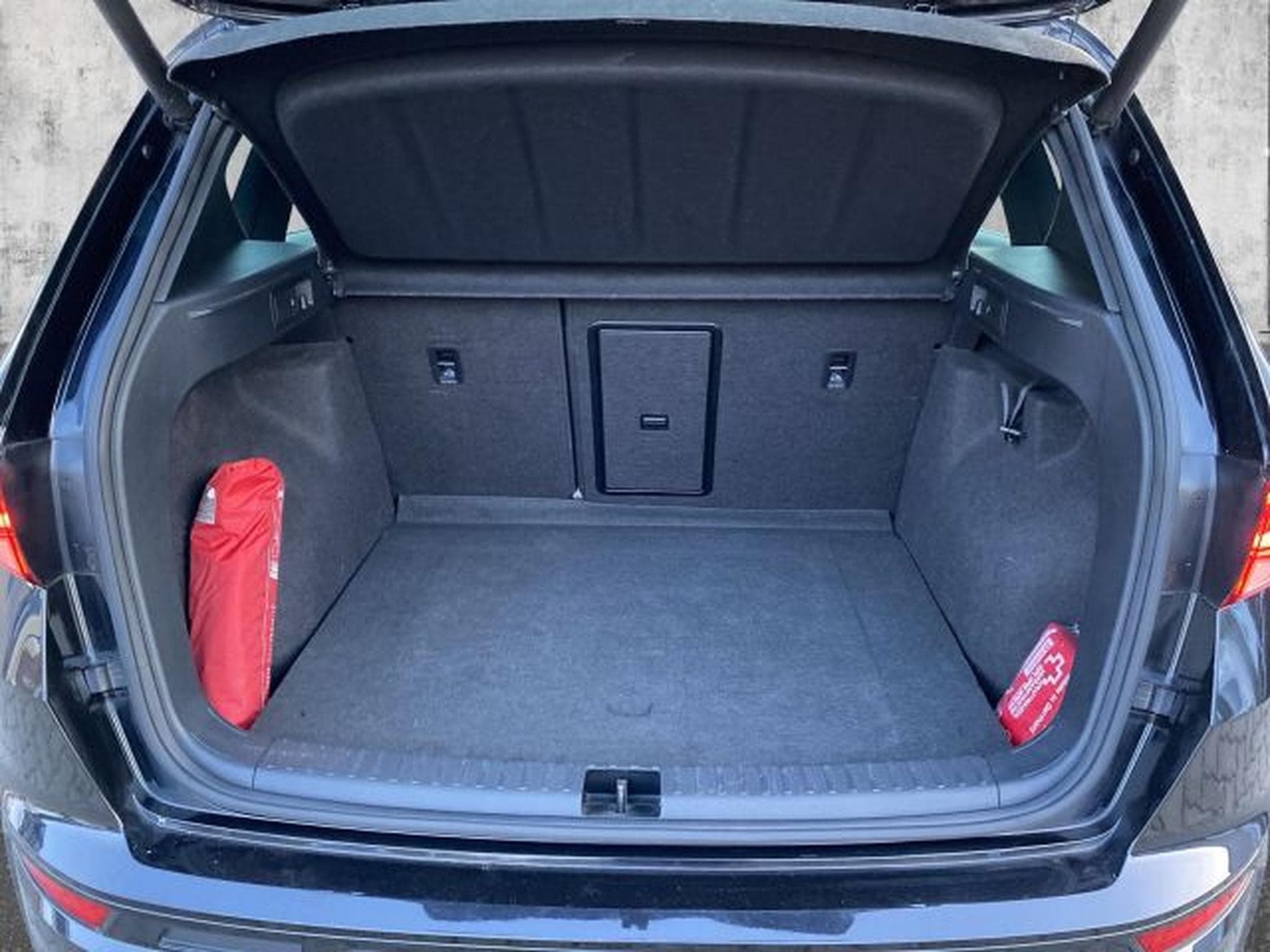 Cupra Ateca Ateca VZ 2.0 TSI DSG 4D NAVI RFK LED AHK PANO (2019) - Foto 10