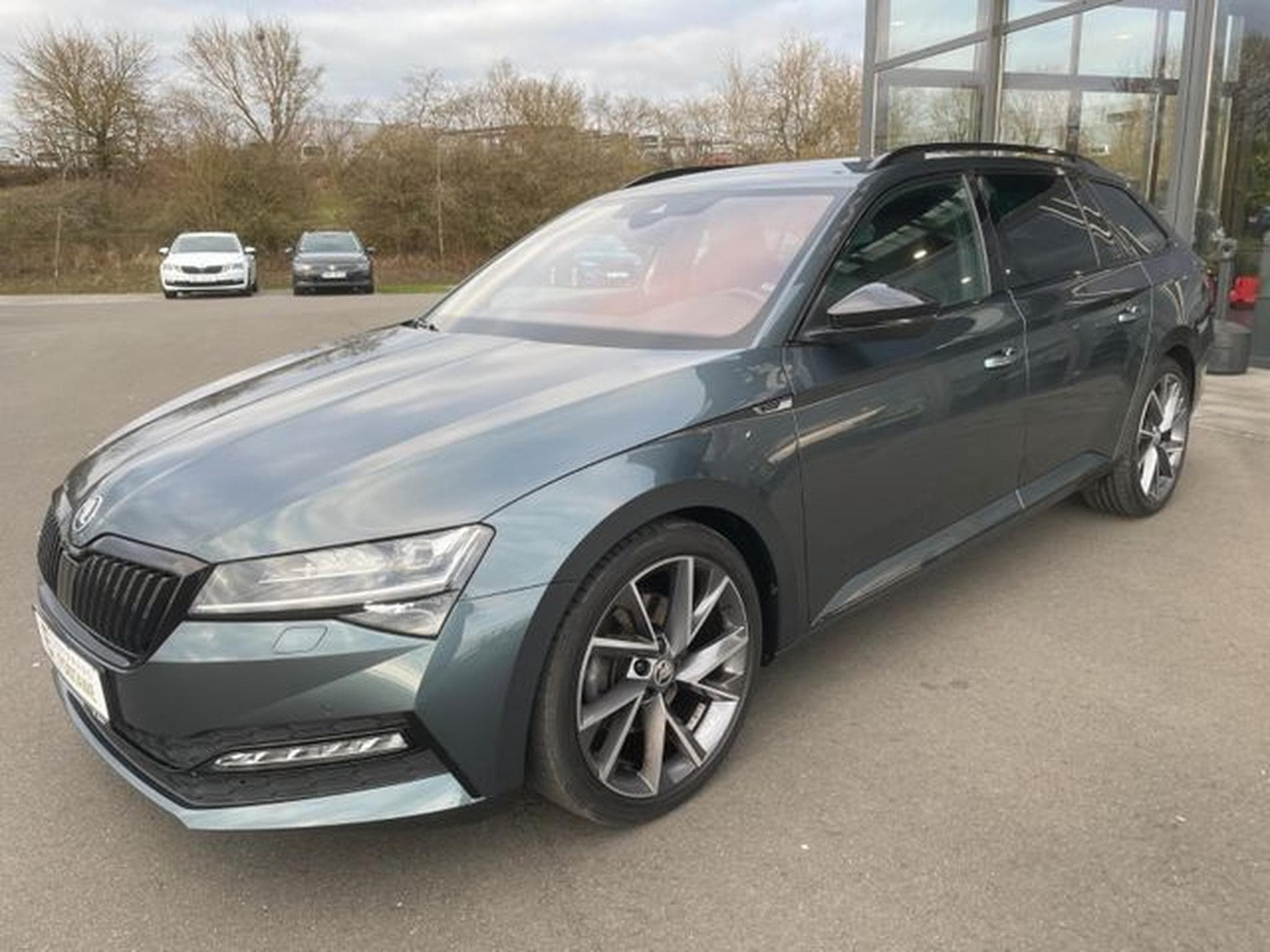 Skoda Superb Superb 2,0TDi Kombi Sportline 19" Matrix Alcant. (2022) - Photo 2