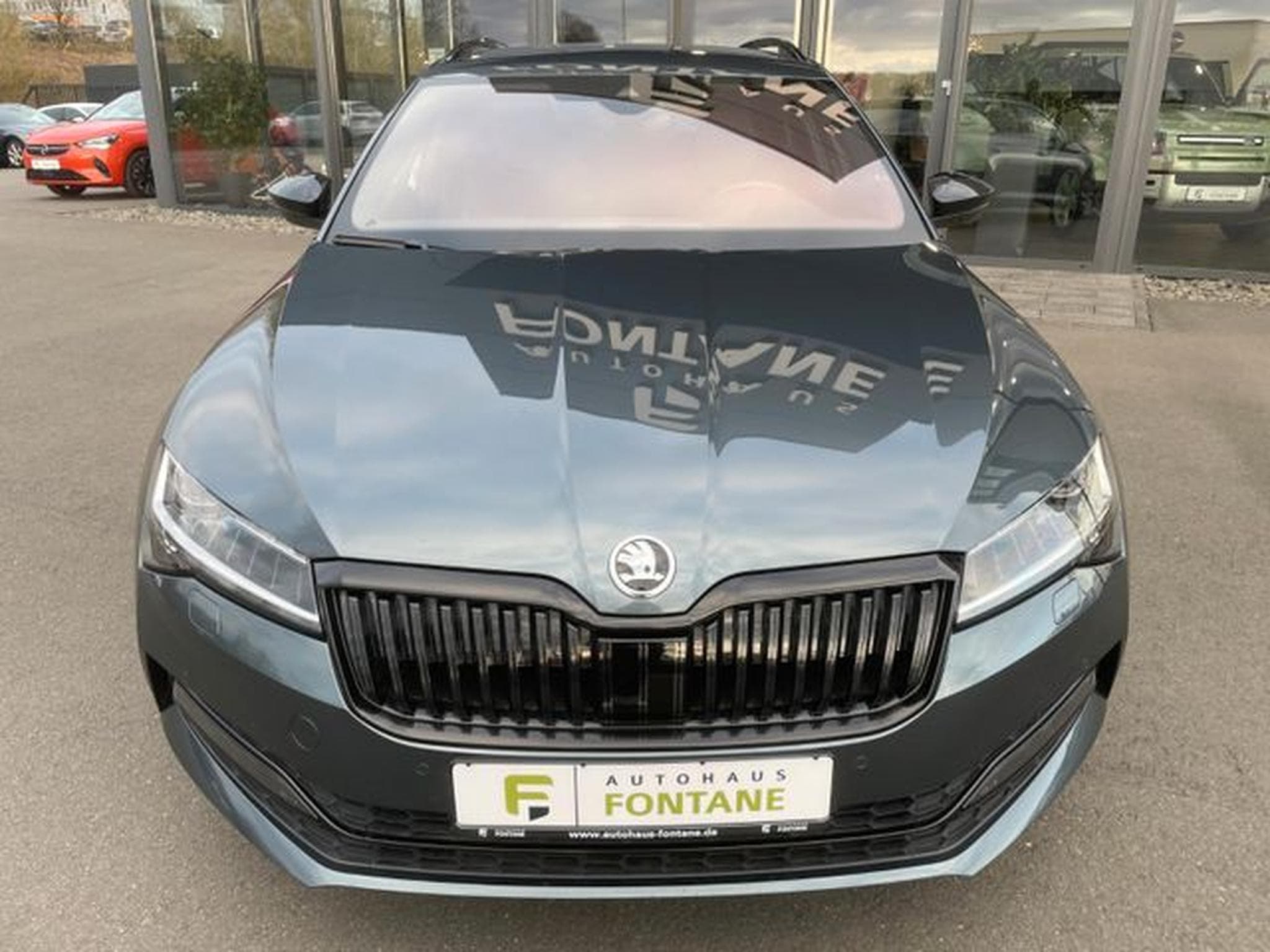 Skoda Superb Superb 2,0TDi Kombi Sportline 19" Matrix Alcant. (2022) - Photo 3