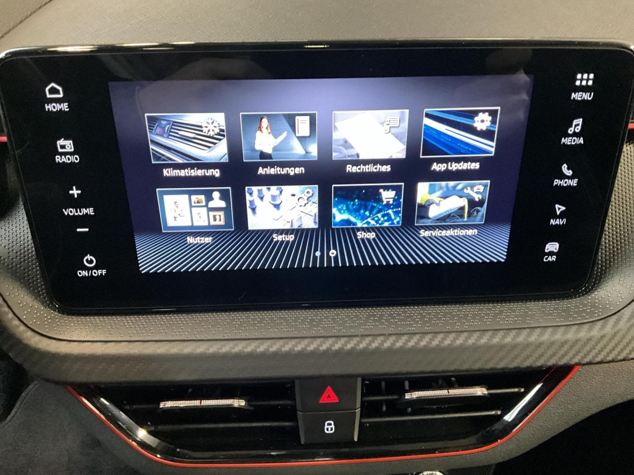 Skoda Scala Monte-Carlo+DSG+Pano+LED (2025) - Photo 17