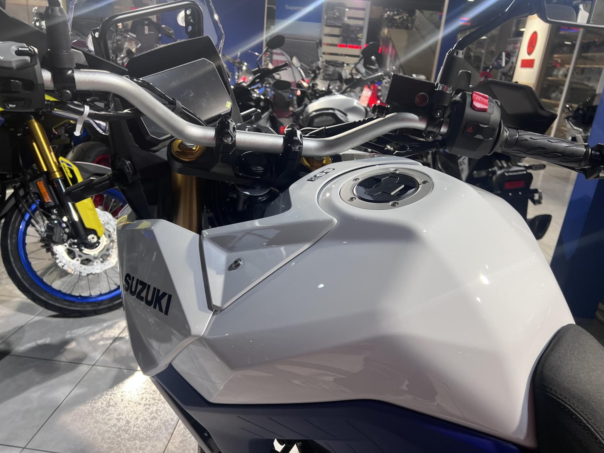 Suzuki V-Strom 1050 DE (2026) - Photo 6