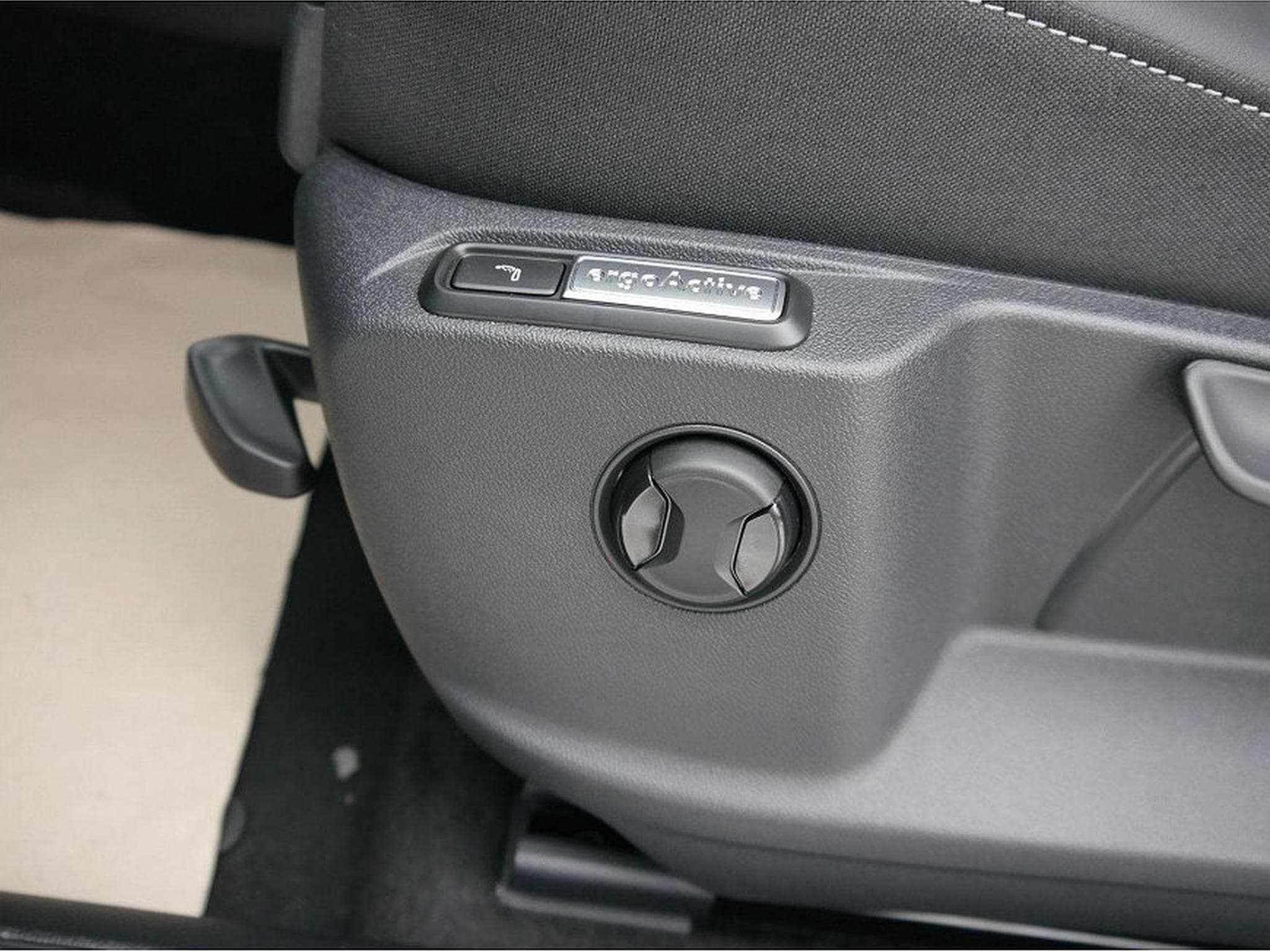 VW T-Roc (2026) - Photo 11