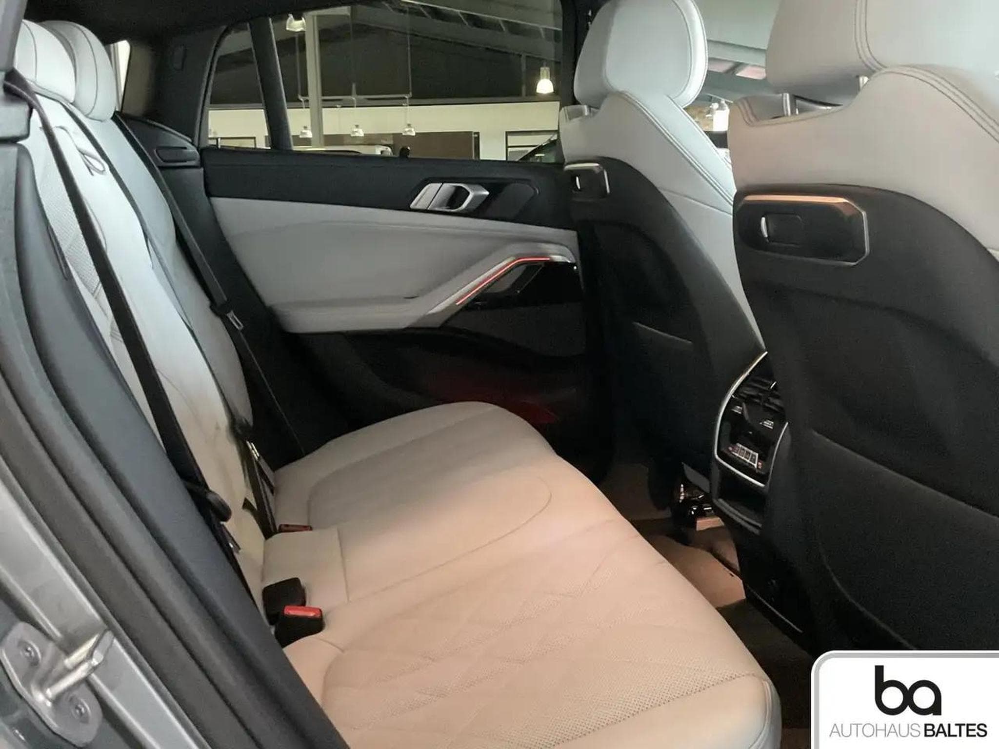 BMW X6 (2025) - Photo 8