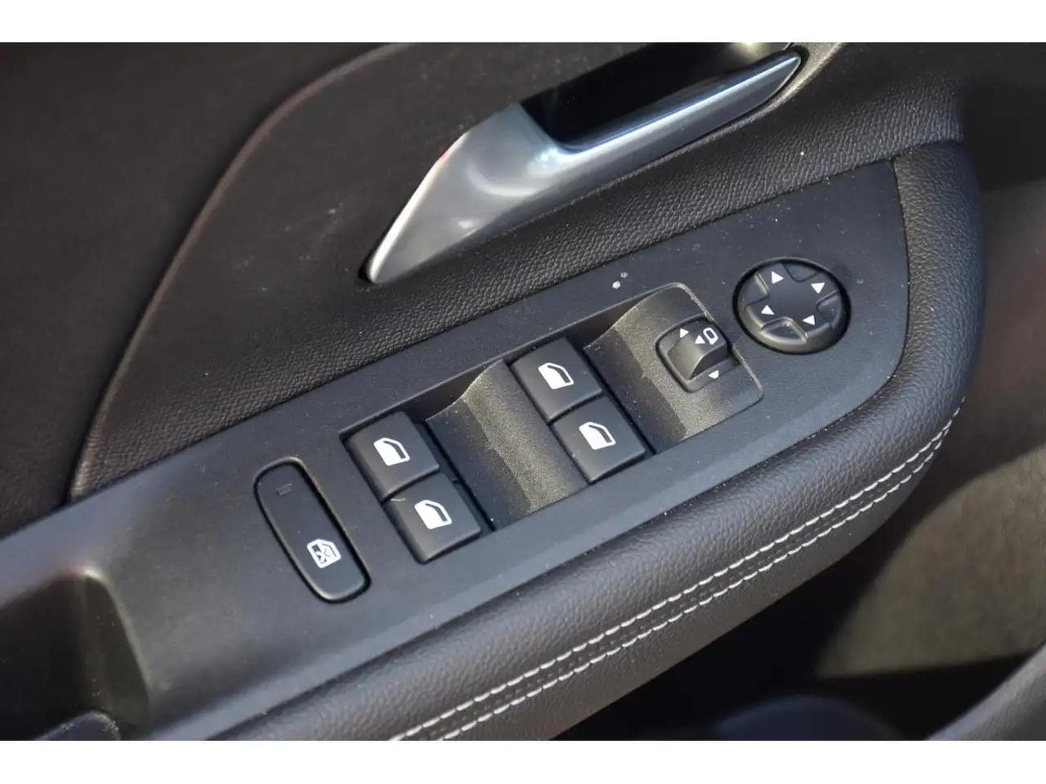 Opel Mokka (2024) - Photo 21