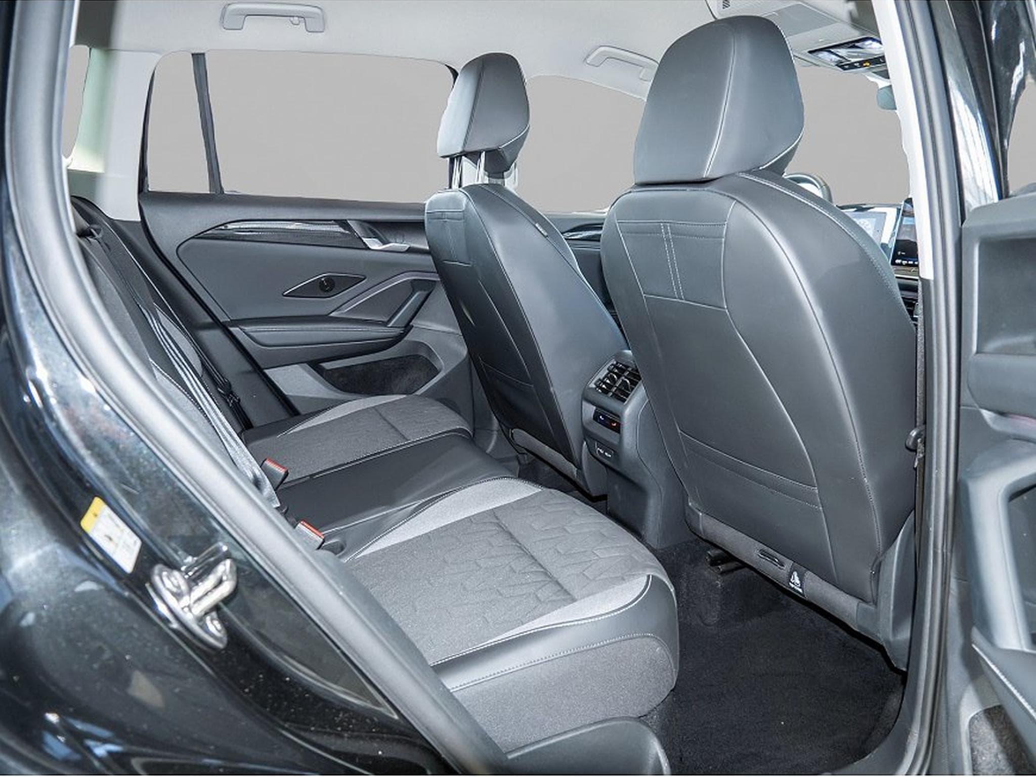 VW Tiguan (2025) - Photo 4