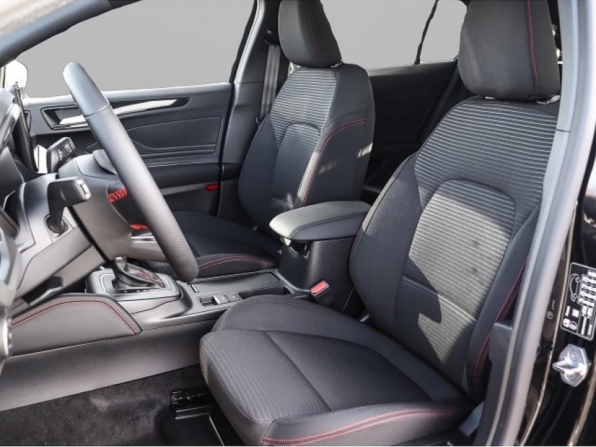 Ford Focus (2025) - Photo 6